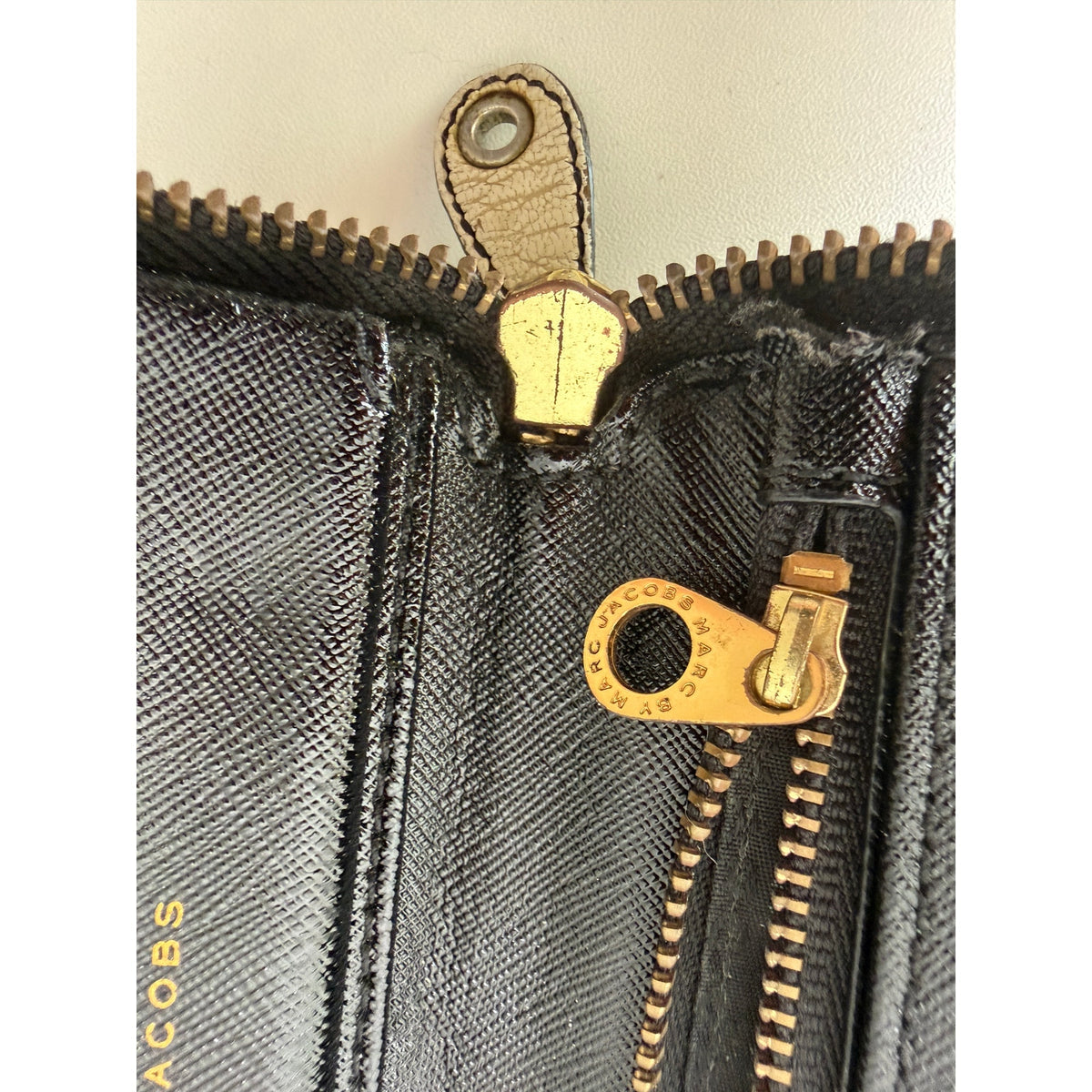 Marc by Marc Jacobs Zip Around Wallet Black Beige Saffiano Women's Two Tone