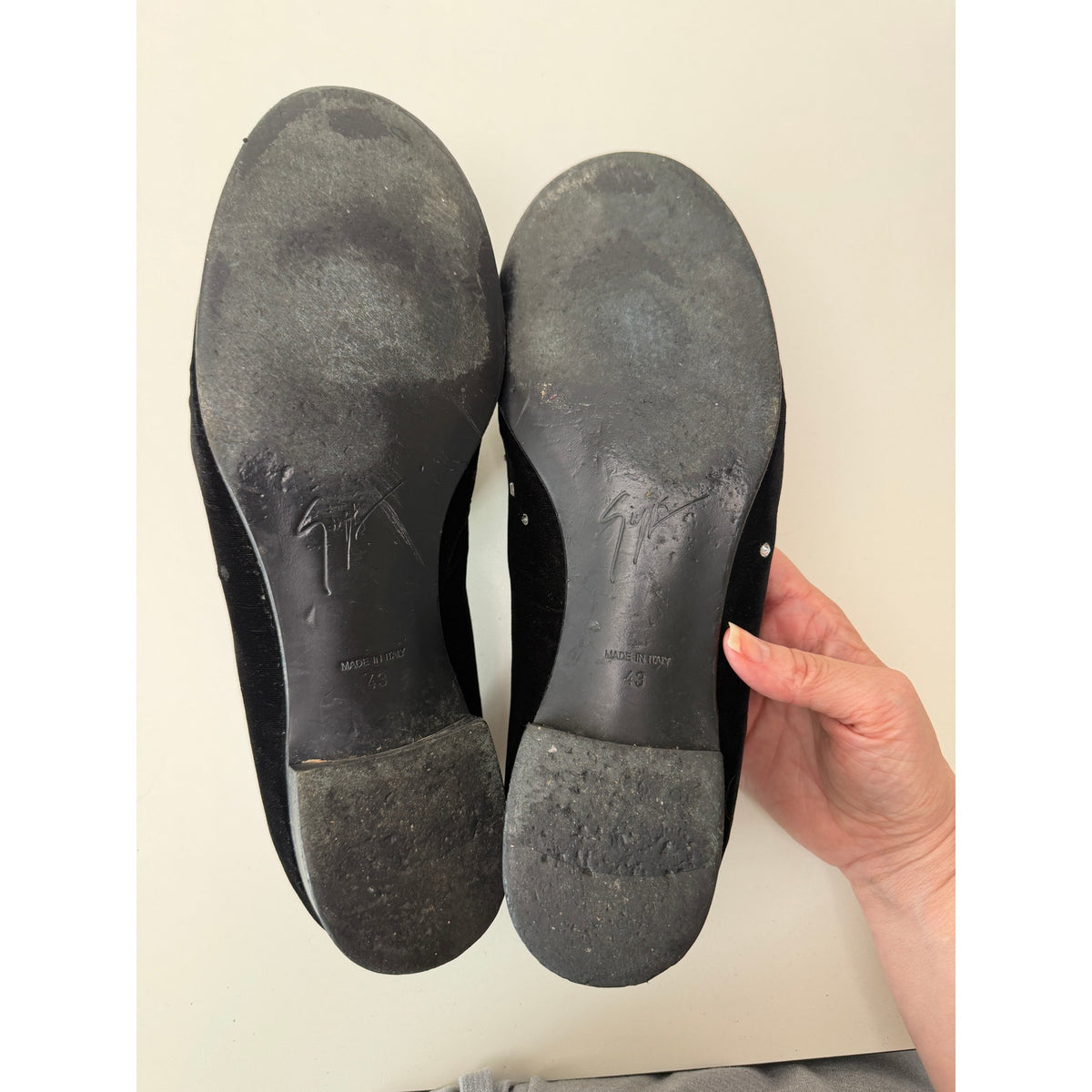 Giuseppe Zanotti Afelia Crystal Embellished Suede Loafers EU 43