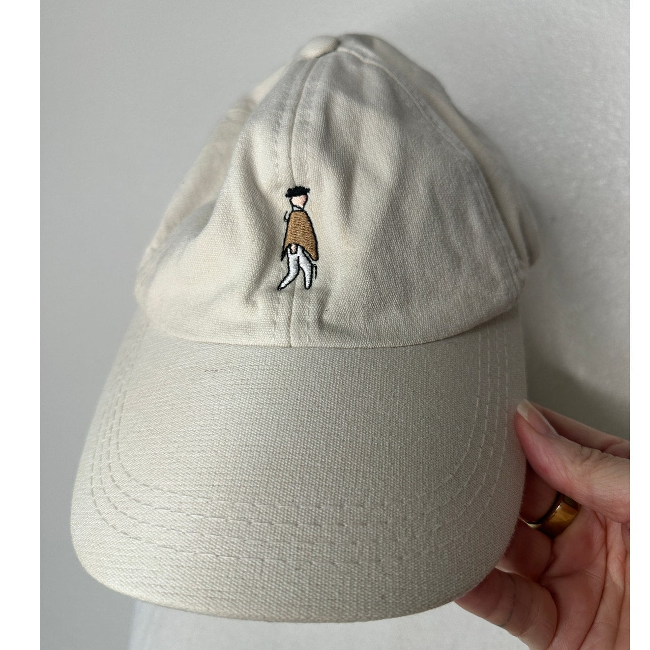 Kowu Ivory Colombian Embroidered Graphic Man Adjustable Cap