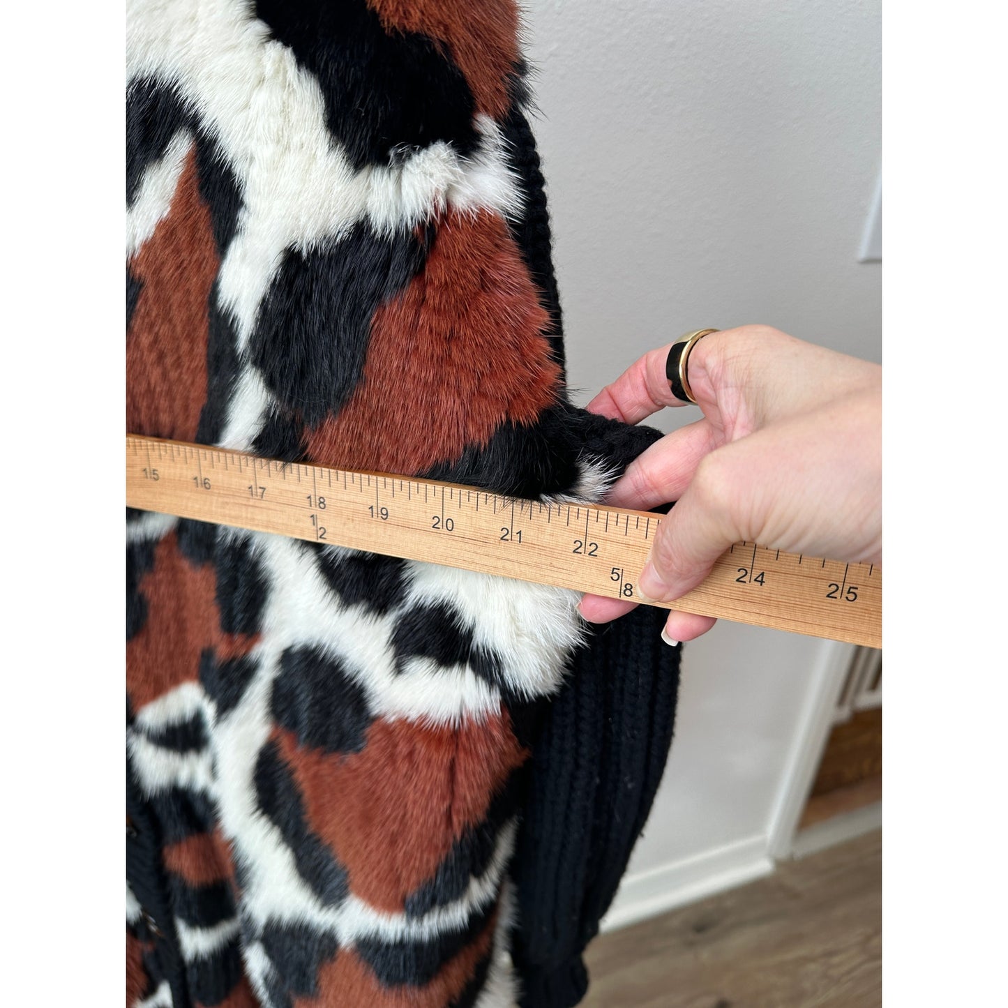 Fendi Black Chunky Balloon-Sleeve Cashmere and Mink Fur Animal Print Sweater 6