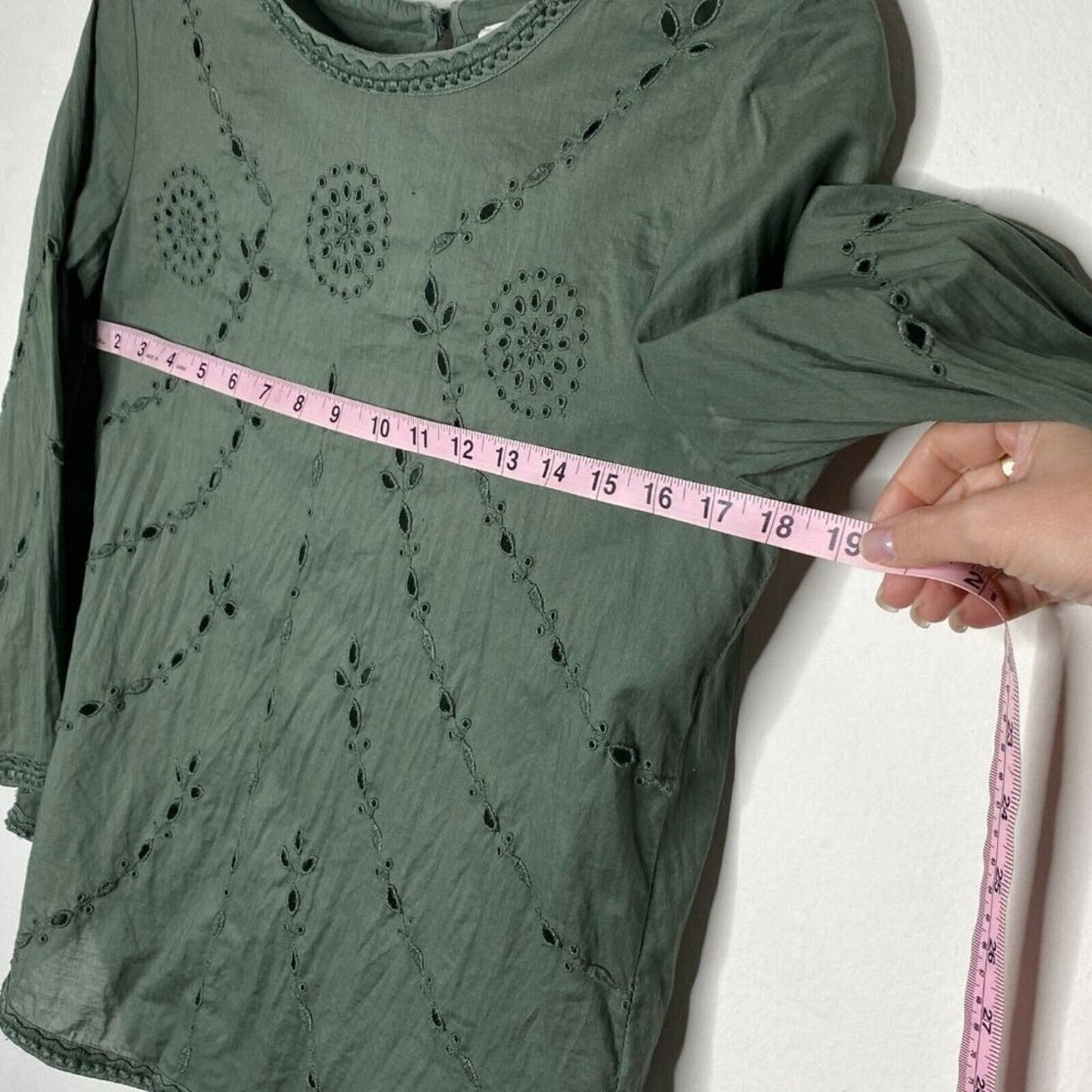 Gap Olive Green Embroidered Eyelet 3/4 Sleeve Crew Neck Blouse Top XS