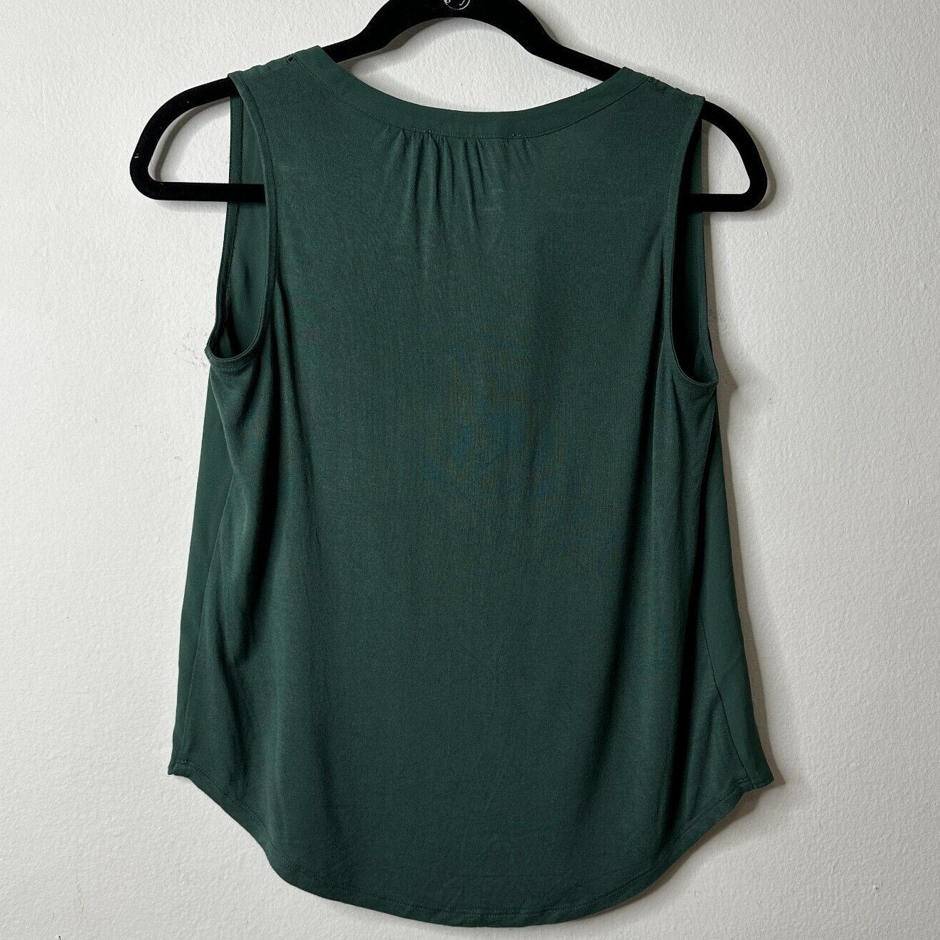 Loft Sage Green Split V-Neck Sleeveless Flowy Lace Neck Detail Tank Blouse XS