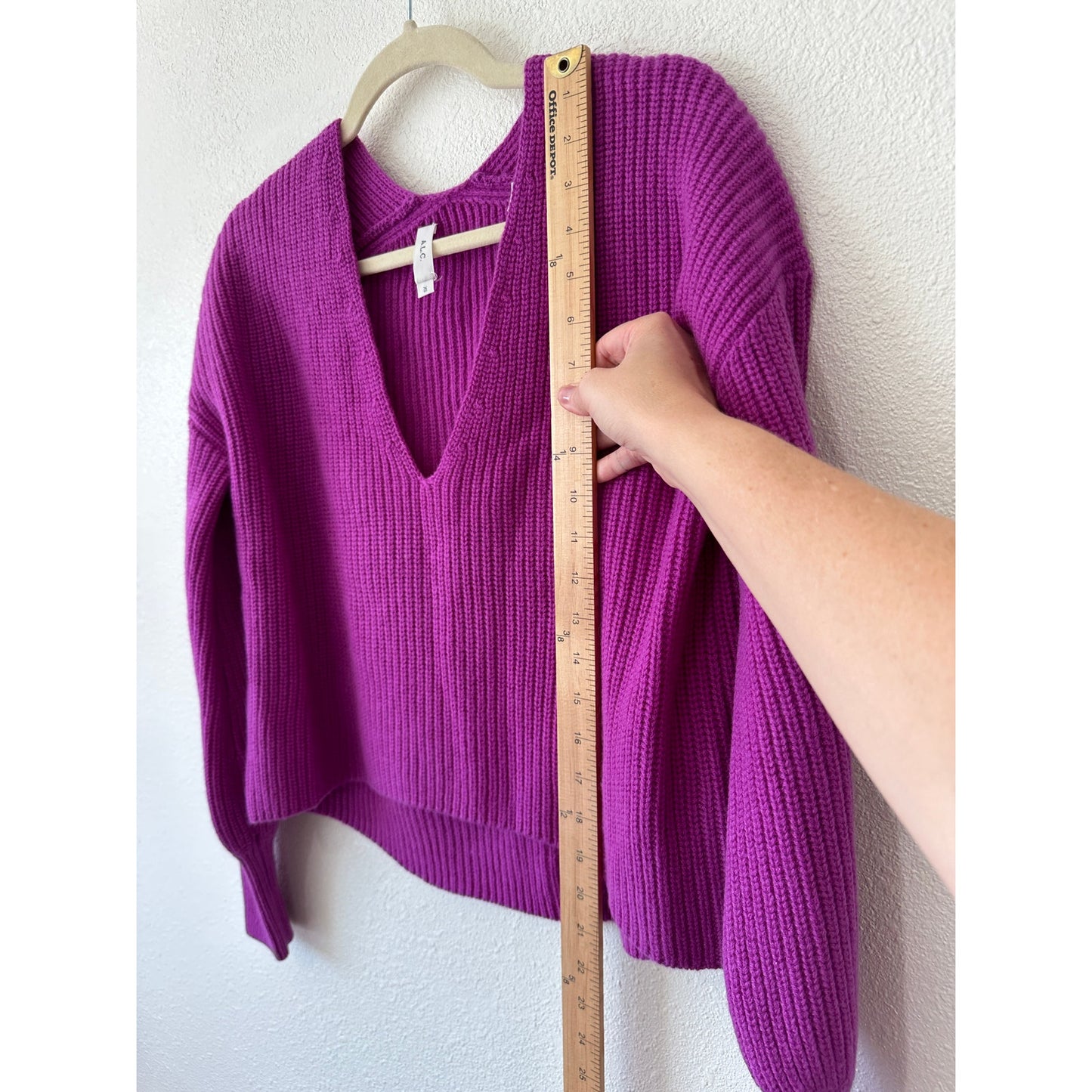 A.L.C. Violet Deep V-Neck Long Sleeve Boxy Crop Sweater XS