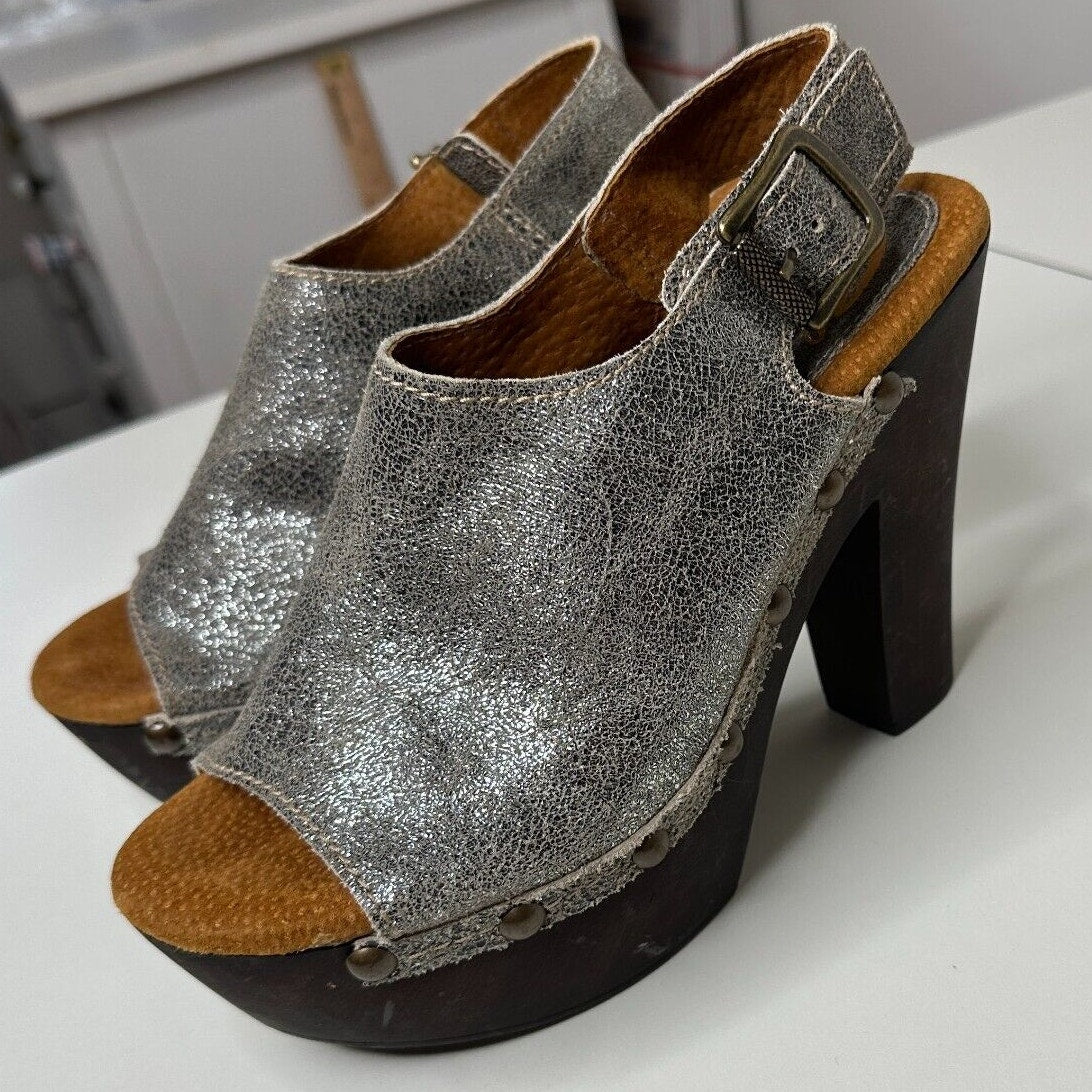 Sbicca Silver Cracked Leather Clunky Heel Ablaze Vintage Collection Open Toe 7