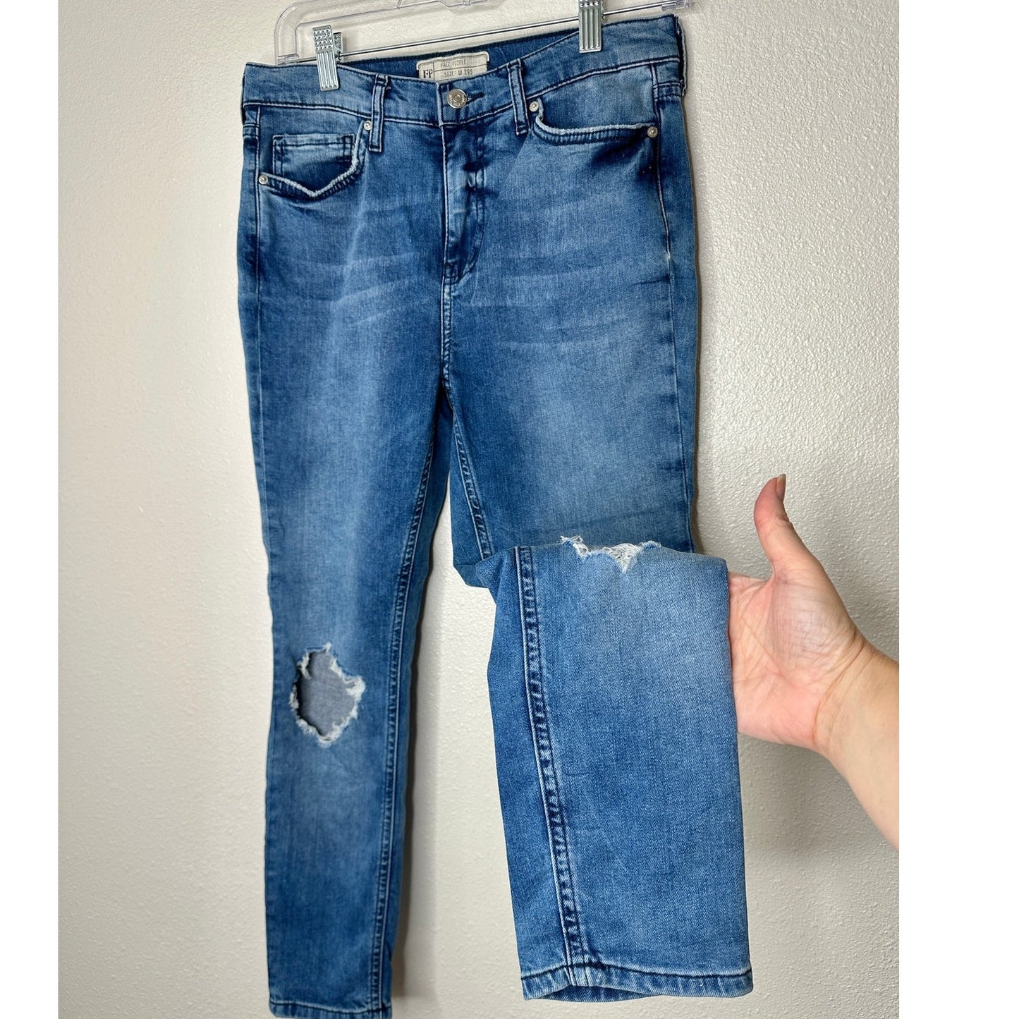 Free People Medium Wash Distressed Knee High Waist Skinny Jeans 29