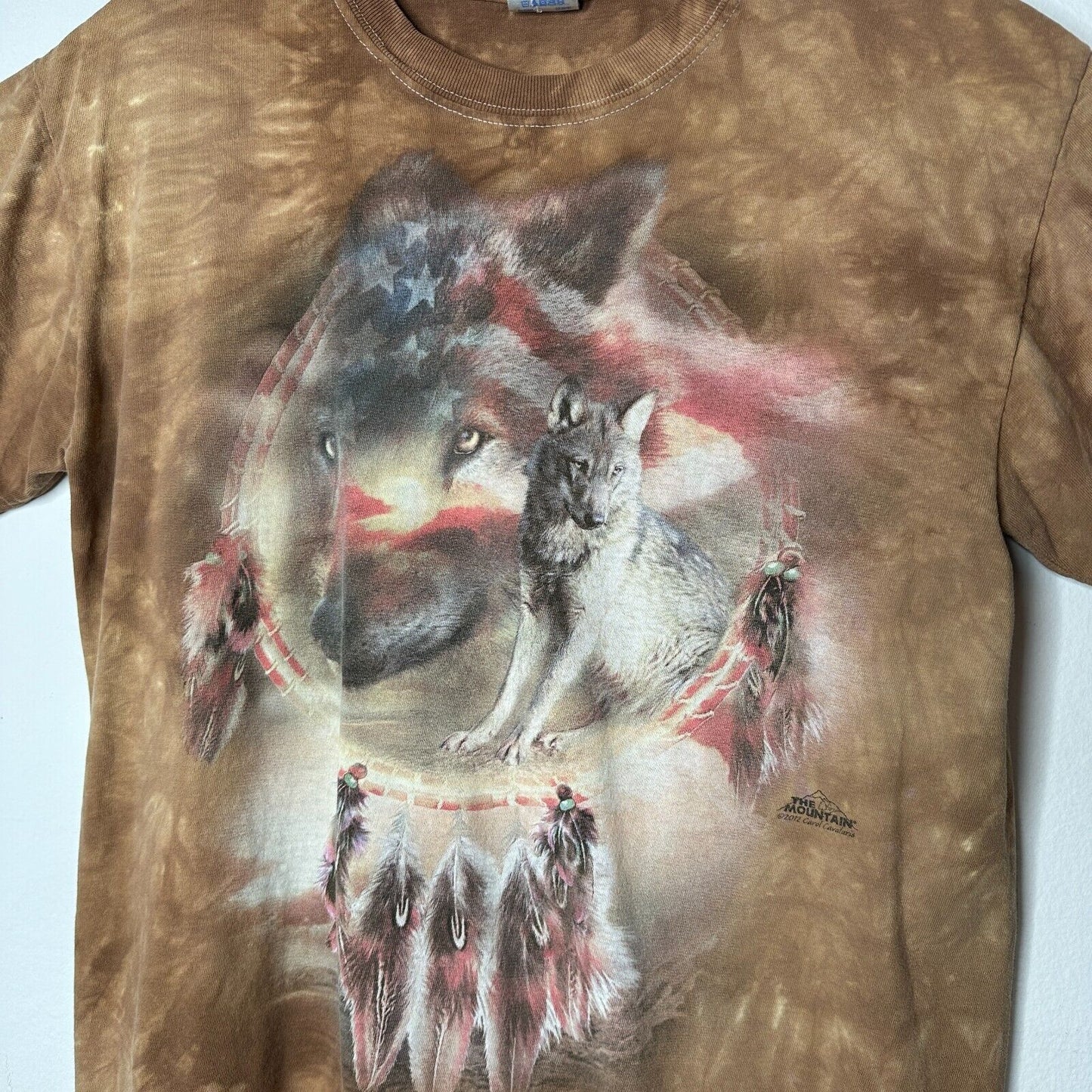 The Mountain Carol Cavalaris Wolves USA Dream Catcher Brown Tie Dye Tee Medium