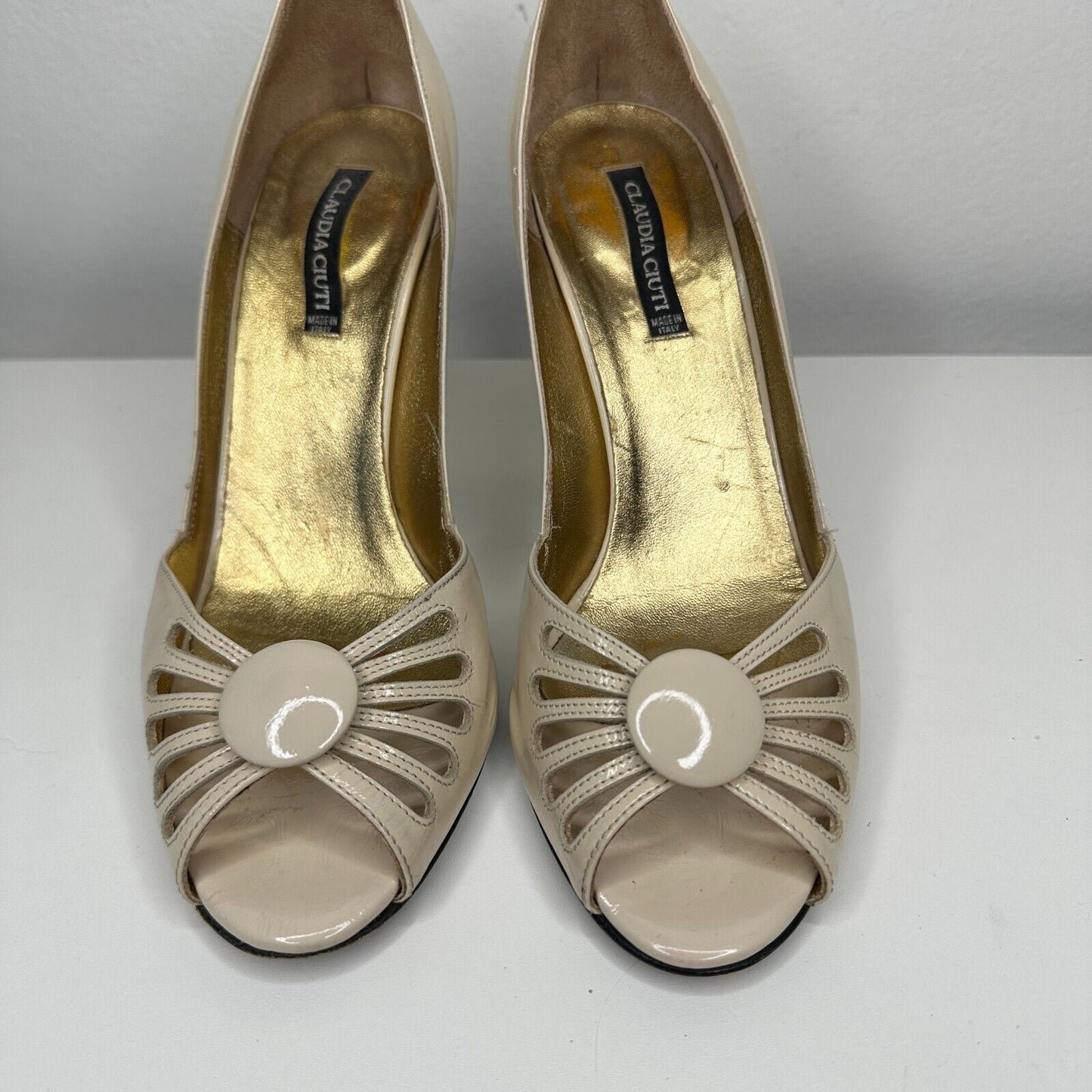 Claudia Ciuti Nude Cream Patent Leather Open Toe Heels Center Button Cut Outs 8