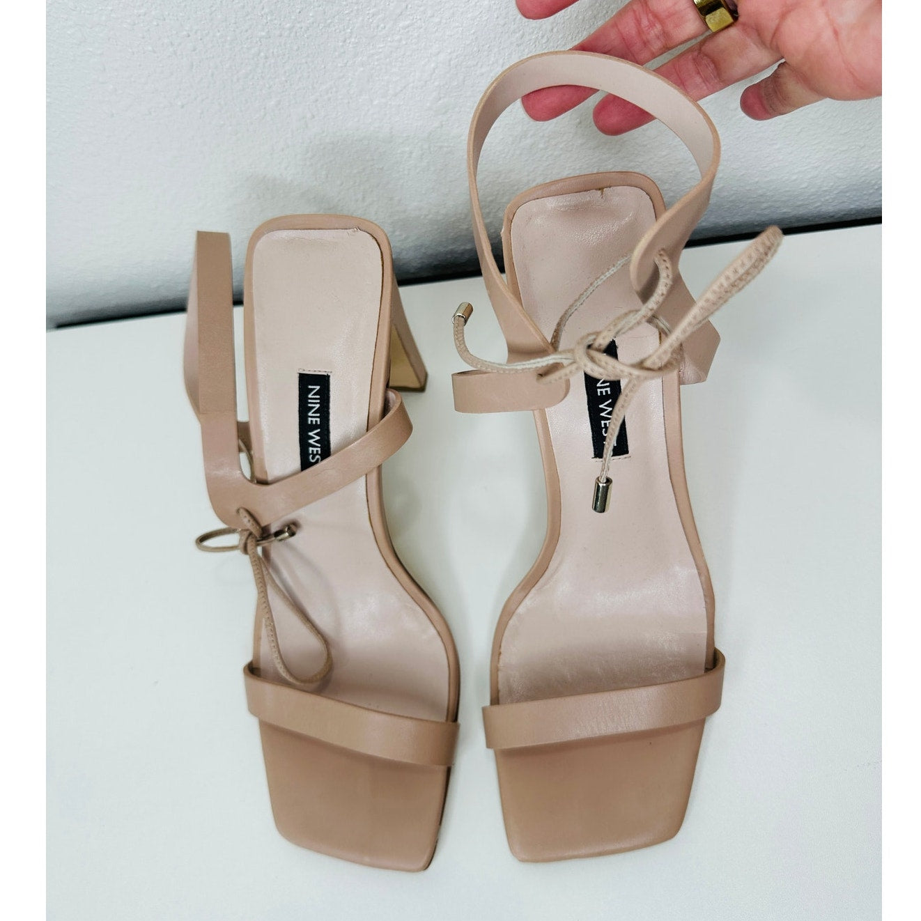Nine West Tan Longitano Strappy Rectangle Heel Square Toe Sandal 7	t