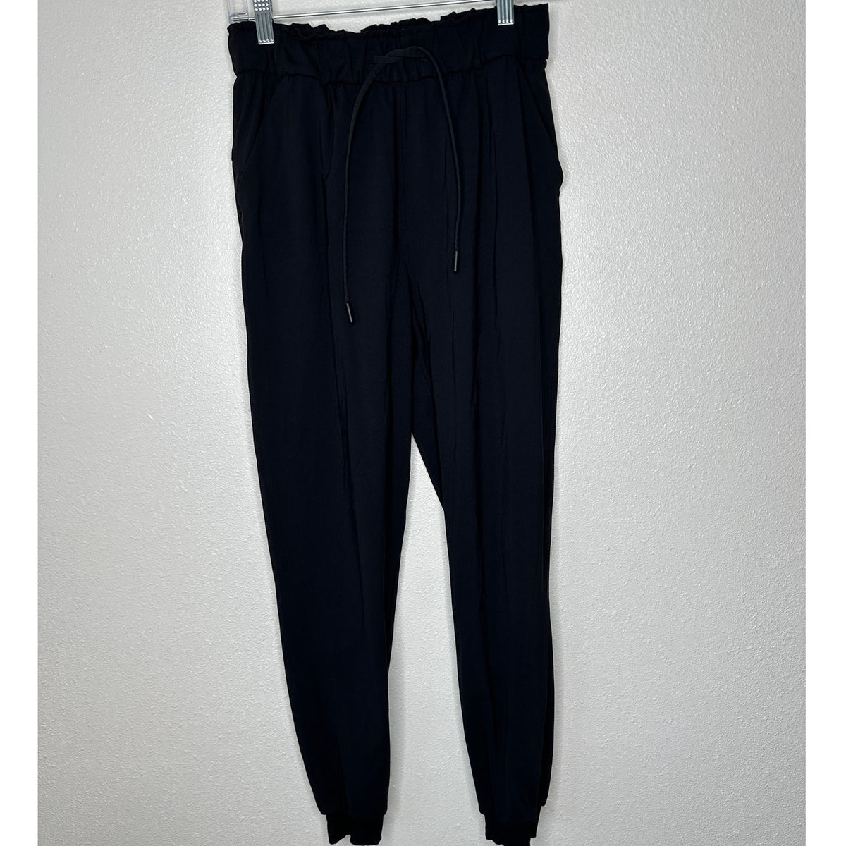 Lululemon Black Stretch High Rise Jogger Drawstring Waist Banded Hem 6