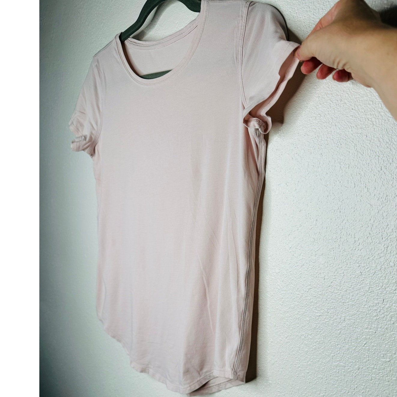 Lululemon Pale Pink Short Sleeve Round Neck Curved Hem Tee Shirt 6