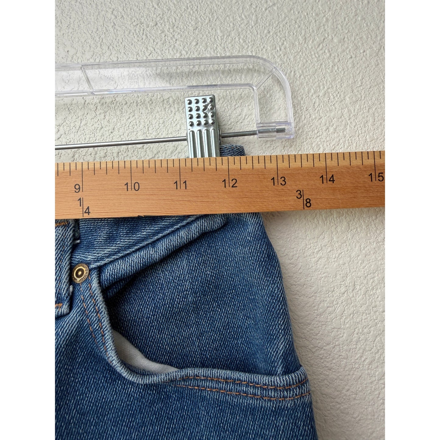 Wrangler Blue High Rise Raw Hem Jeans Women's 26