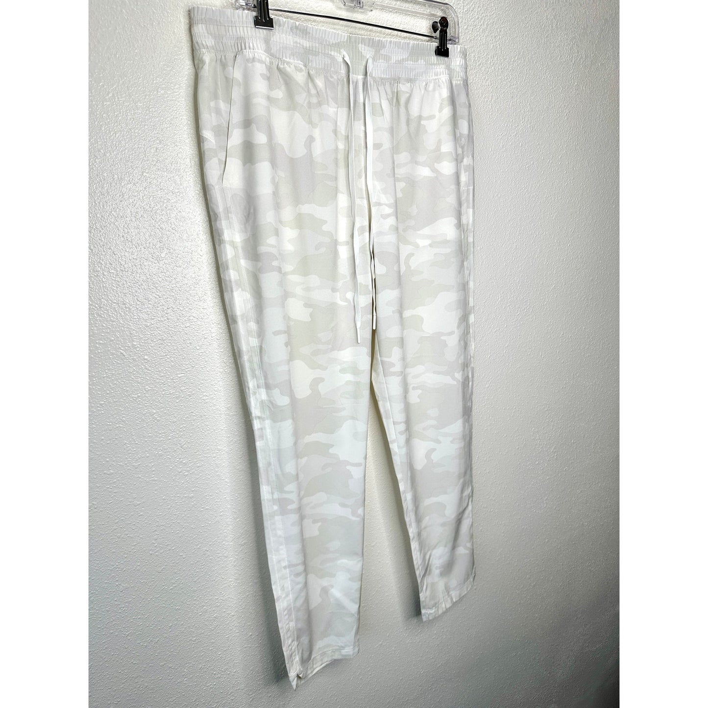 GapFit Ivory Pale Green Army Camo Print Tie Waist Jogger Pant L