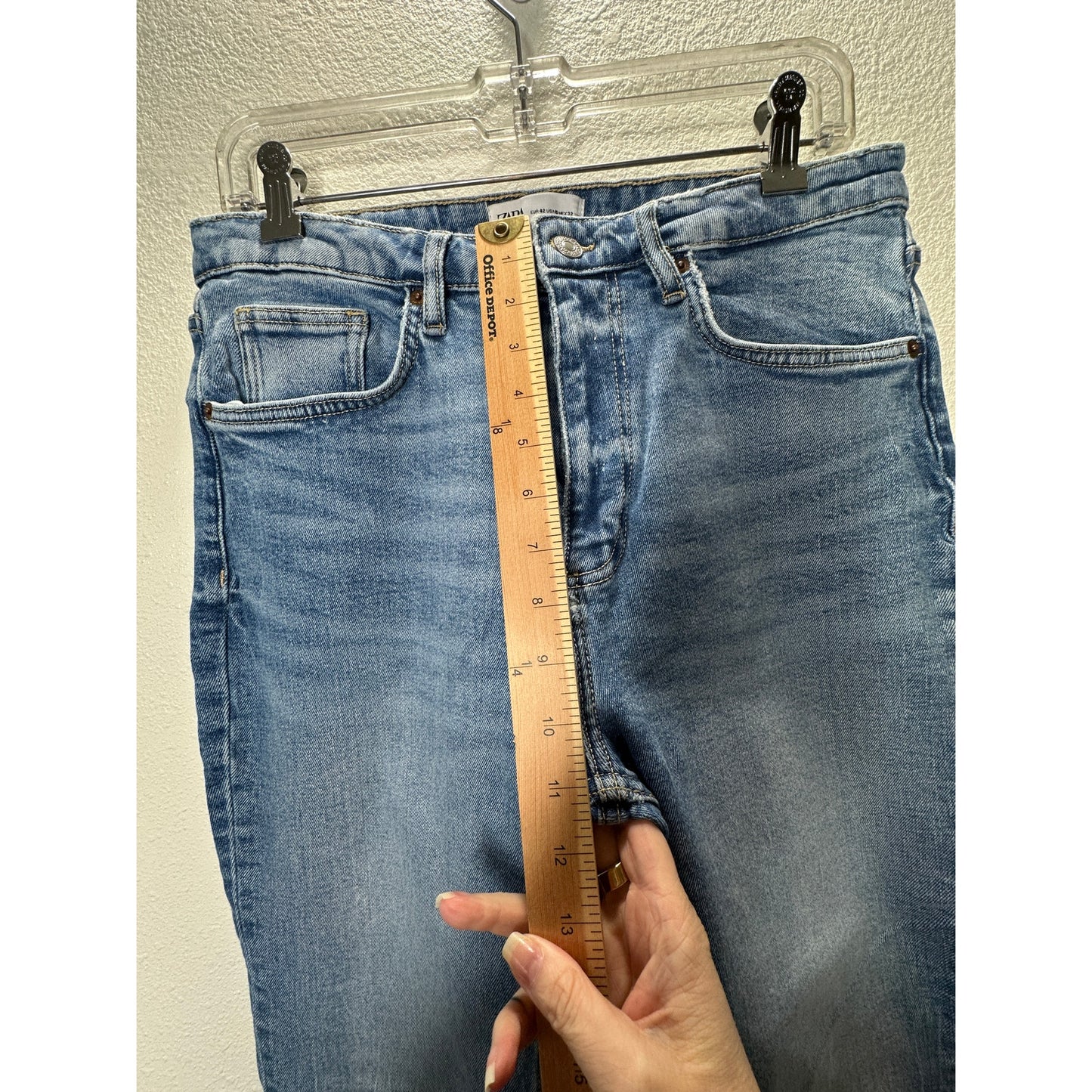 Zara Medium Light Wash Whiskered Raw Hem Mini Flare Leg Midrise Crop Jean 10