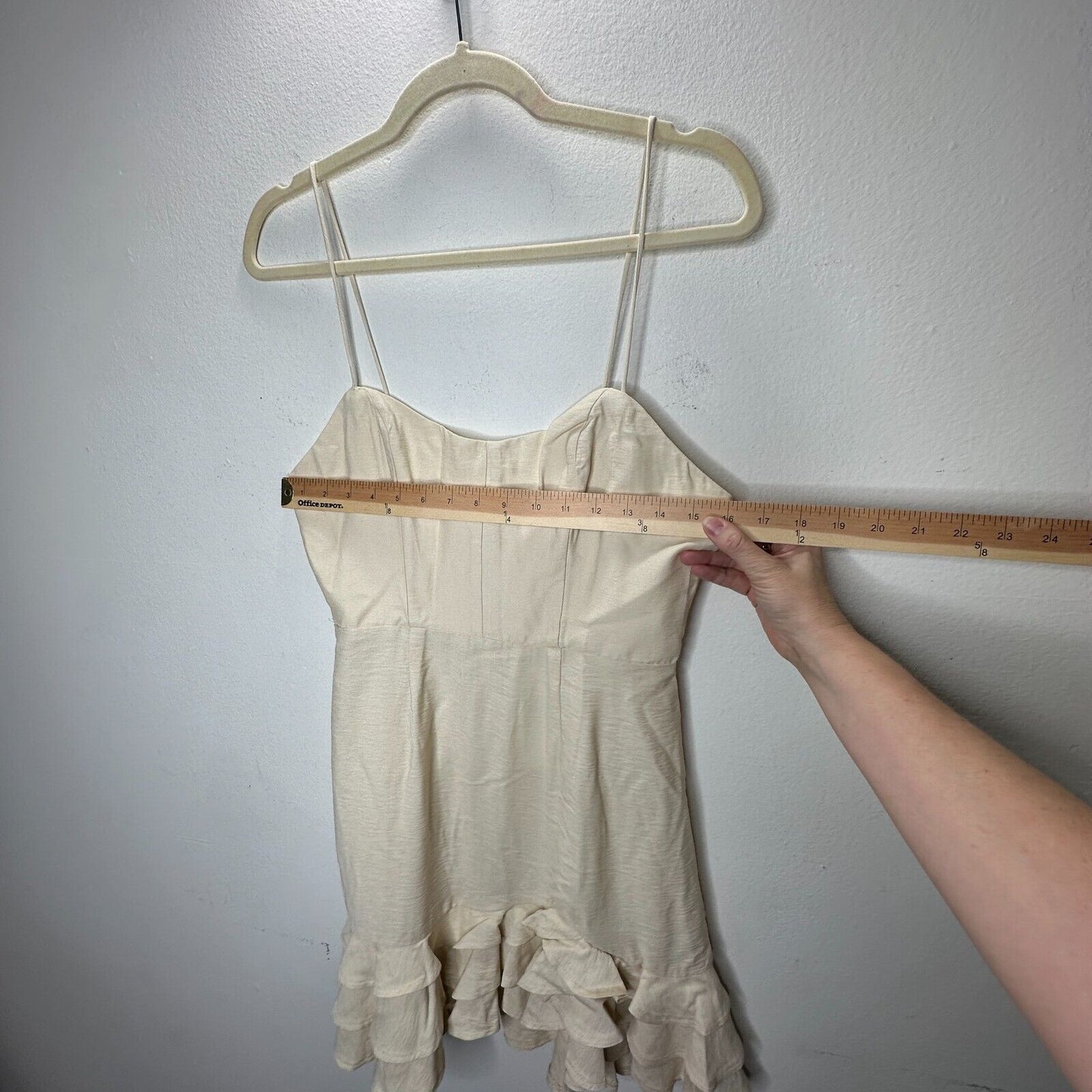 Saints + Secrets Creamy Beige Structured Bodice Tiered Ruffle & Hem Mini Dress M