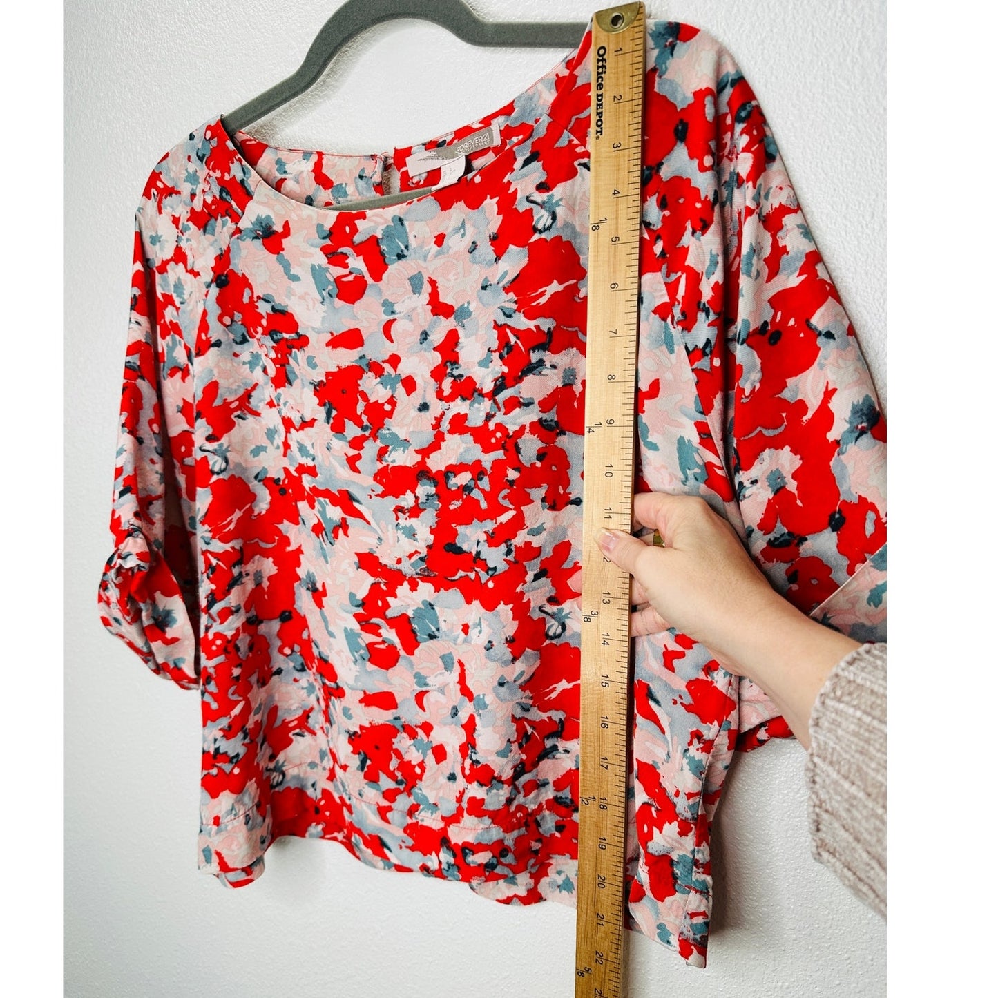 Cute Red Pink Blue Floral 3/4 Cuffed Sleeves Wide Round Neck Blouse Top L