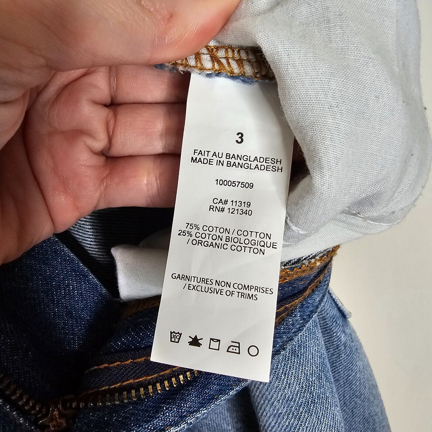 NWOT Garage Denim Medium Wash Vintage Straight Leg Mid Rise Distressed Jeans 26
