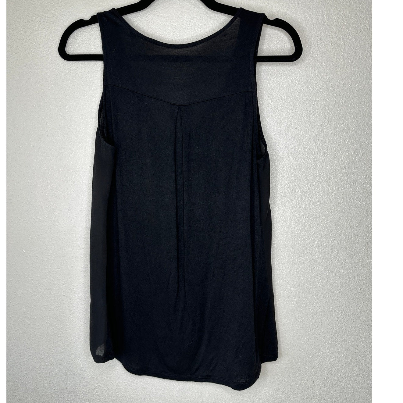 Best Mountain Black Zip V-Neck Sleeveless Tank Top S