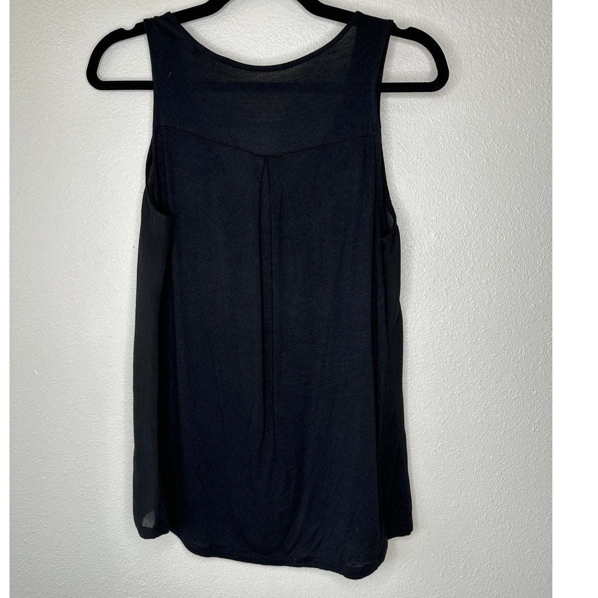 Best Mountain Black Zip V-Neck Sleeveless Tank Top S