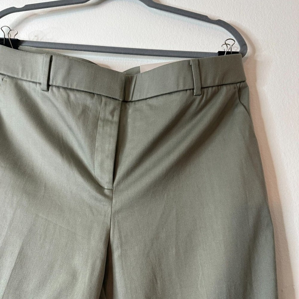 NWT Chico's Secret Stretch Straight Leg Cuffed Crop Pant Vetiver Olive Gray 10