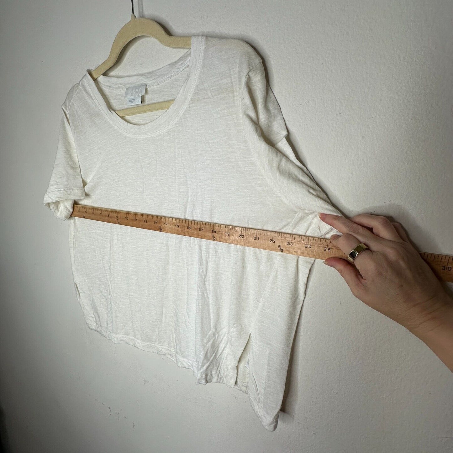 DKNY Ultra Soft Cream Short Sleeve Side Slit Round Neck Boxy Crop Top L