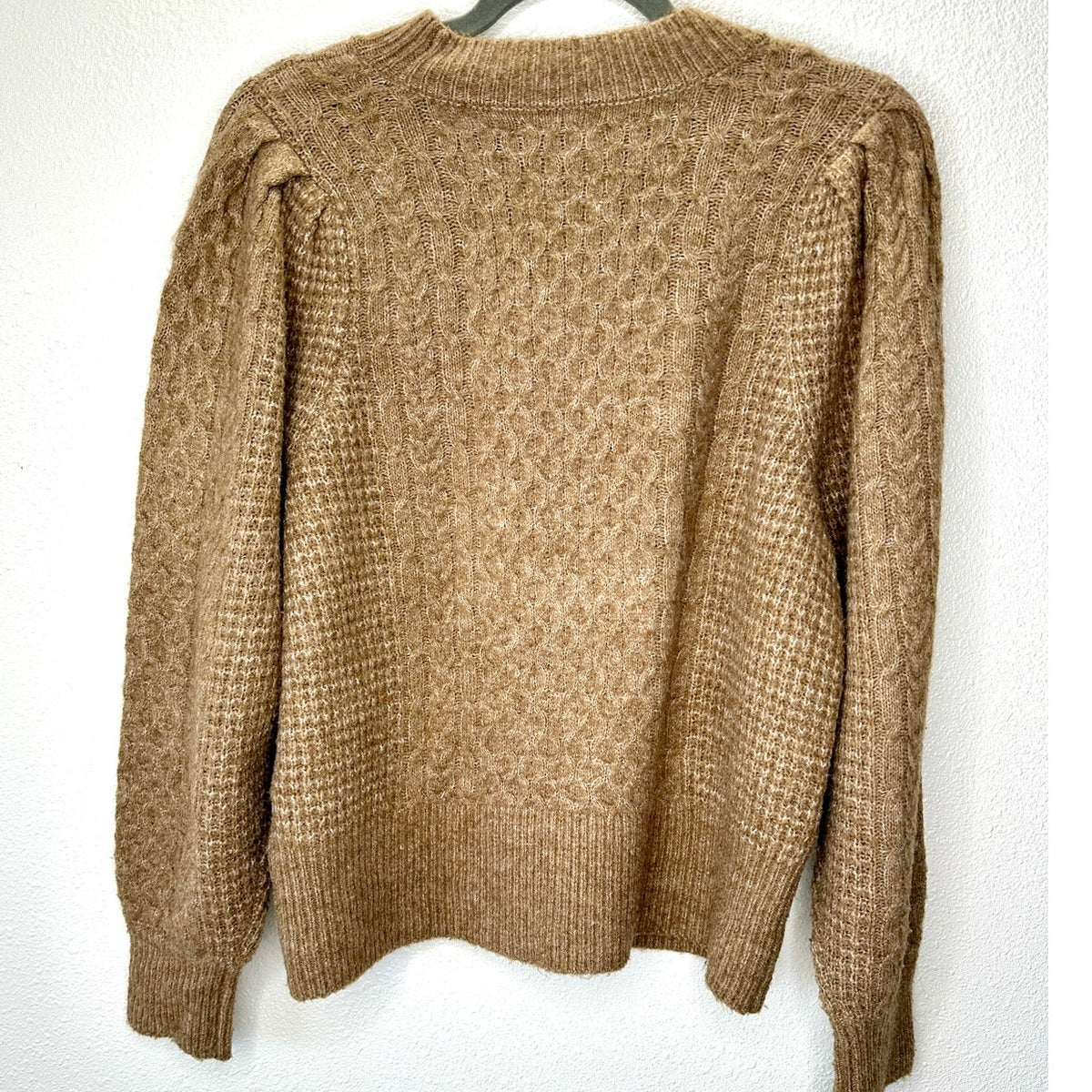 Abercombie & Fitch Tan Knit Pleated Puff Shoulder Round Neck Sweater L