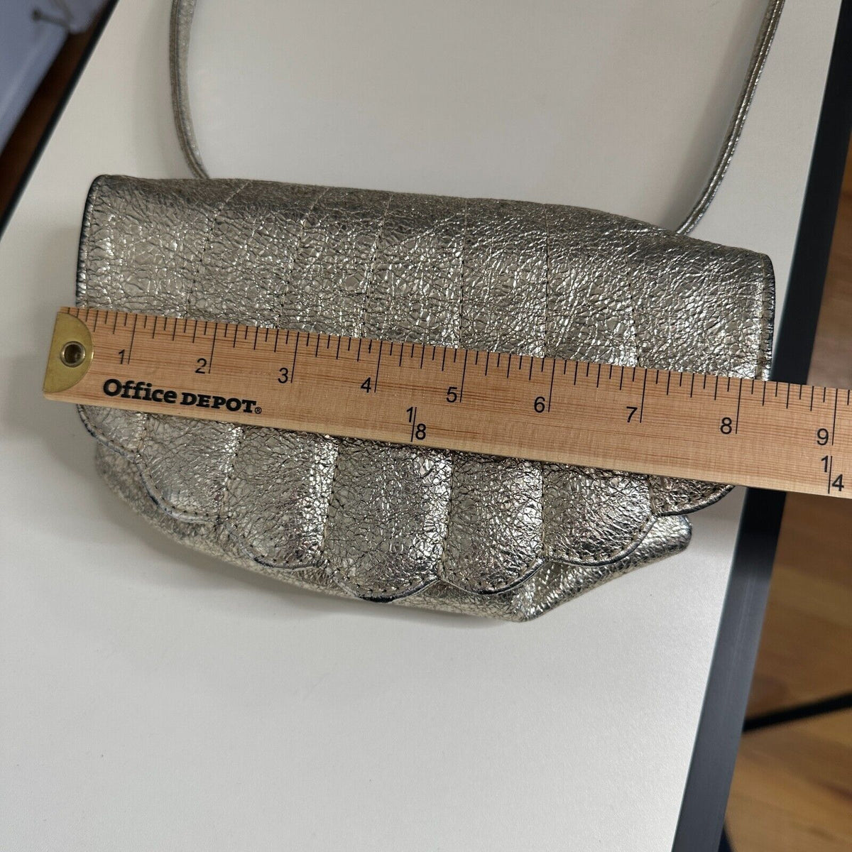 C.A.B. Gold-Silver Shimmer Clam Shell Design Fabric Shoulder Strap Snap Close
