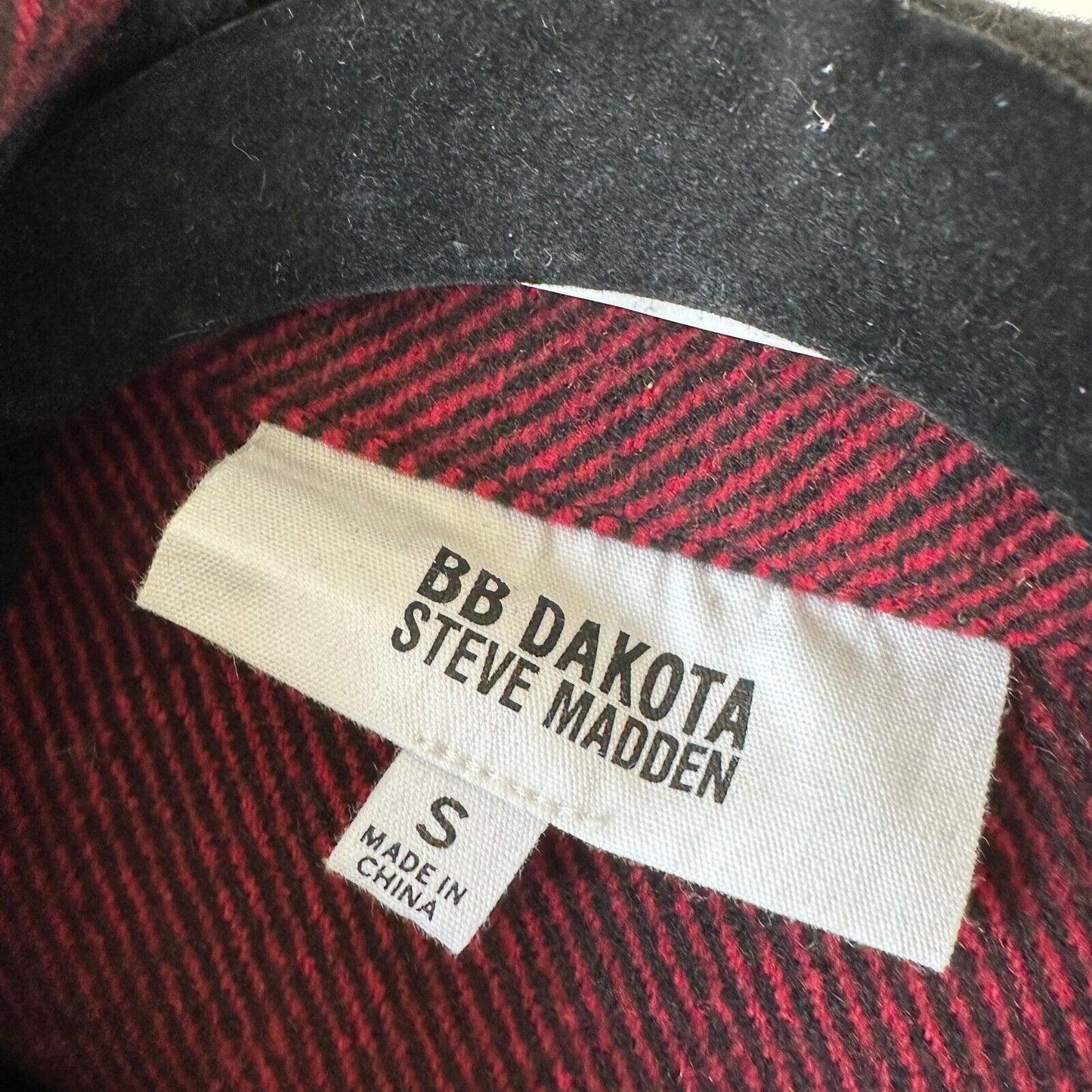 BB Dakota Red Black Buffalo Plaid Snap Front Long Sleeve Shirttail Hem Jacket S