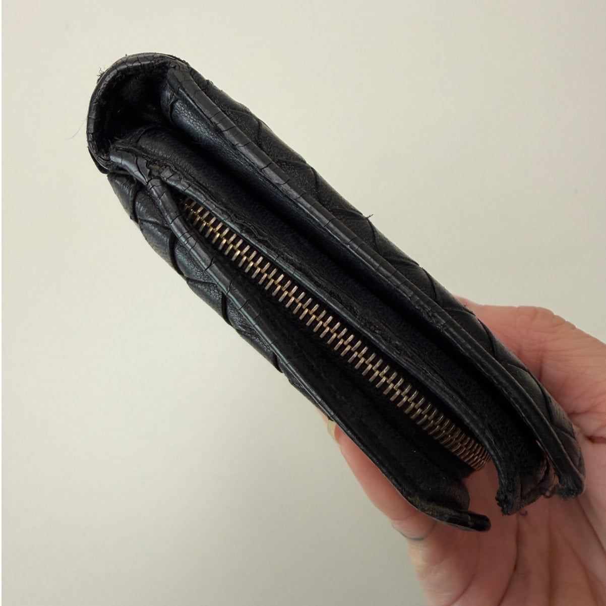 Bottega Veneta Intrecciato Black Leather Zip Wallet Italy Woven