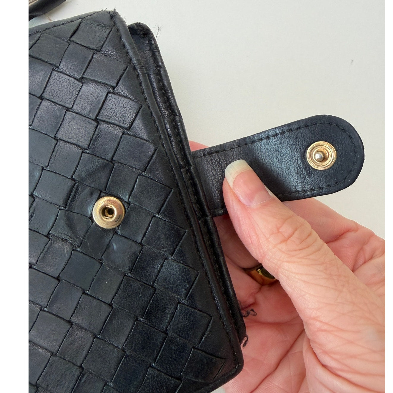 Bottega Veneta Intrecciato Black Leather Zip Wallet Italy Woven
