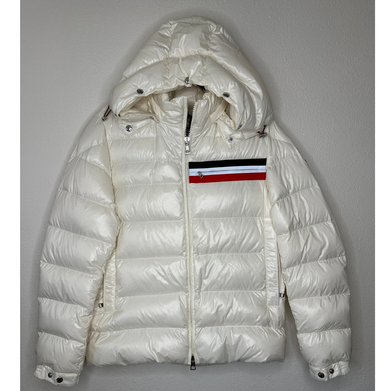 NWT Moncler Mounier White Down Puffer Jacket Hooded 3 Stripes R$1410 Size 4 / XL
