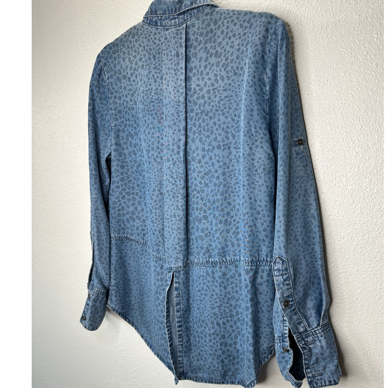 Cloth & Stone Denim Blue Animal Print Button Collared Shirt S