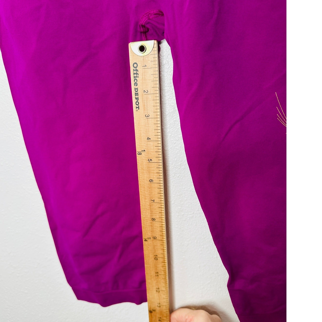Lucas Hugh Technical Knit Magenta Seamless Capri Yoga Pants M