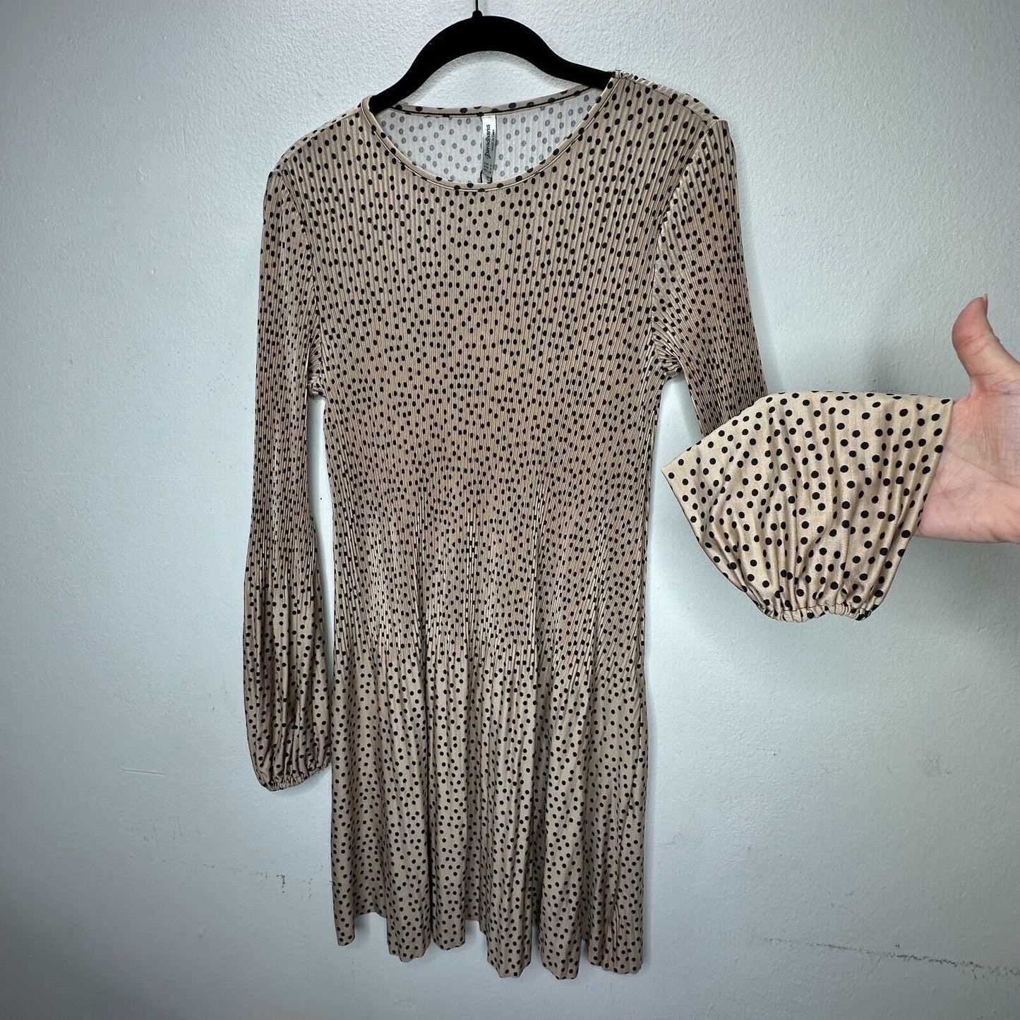 Stradivarius Beige Black Polka Dot Mini Pleat Balloon Sleeve Round Neck Dress
