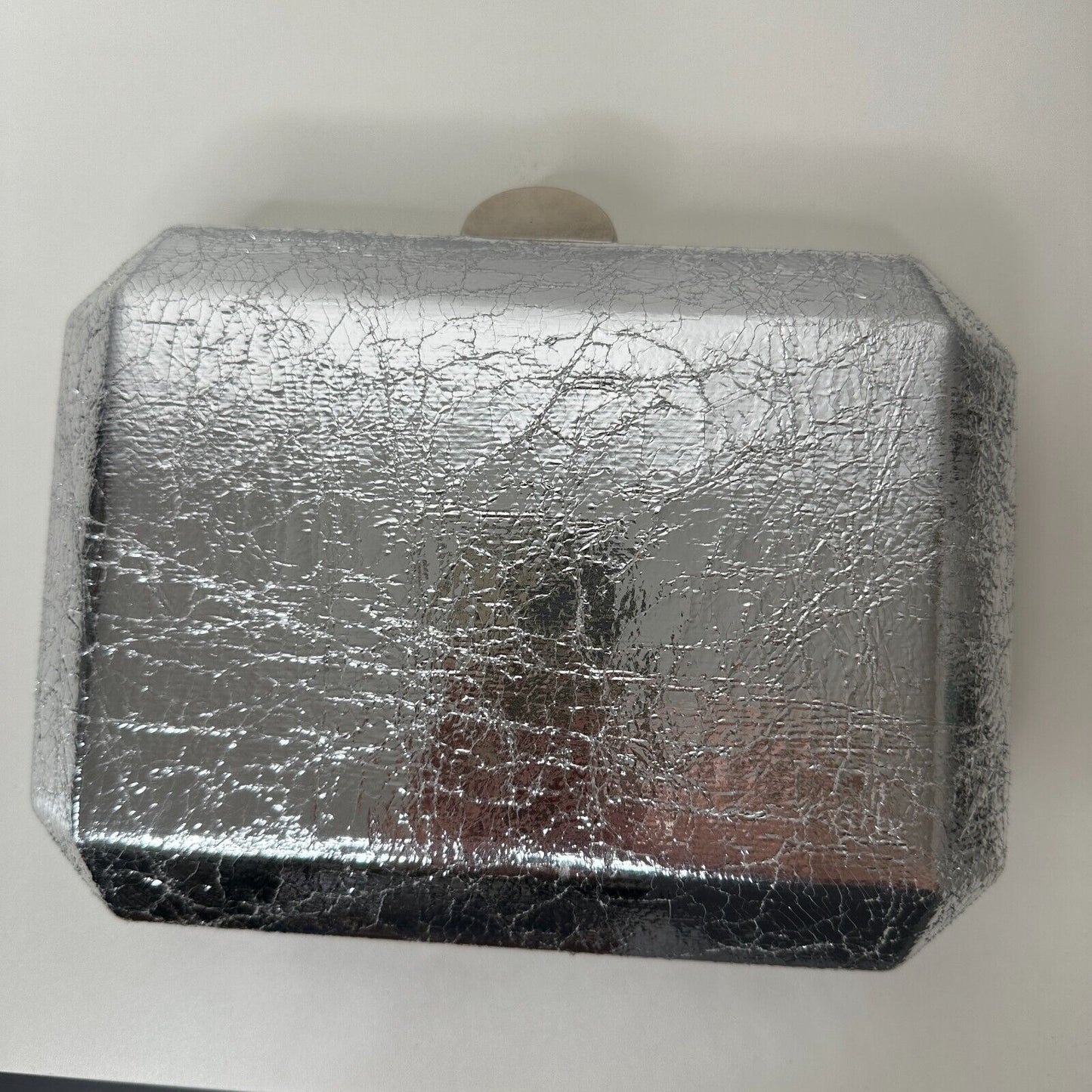 Lulu's Silver Metallic Krinkle Box Snap Close Clutch Purse & Chain Strap