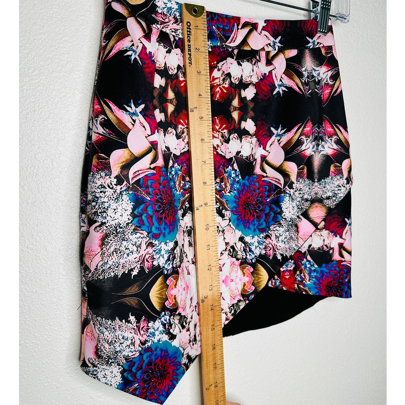 NWT Lovers + Friends Kaleidoscope Floral Asymmetrical Mini Skirt XS