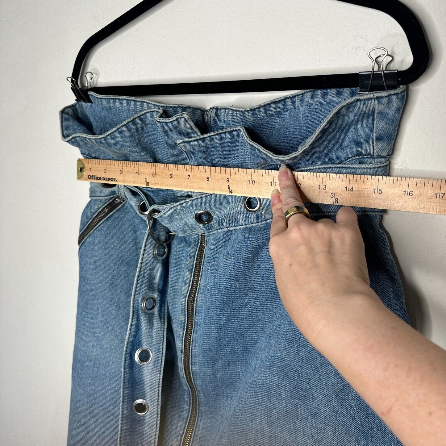GRLFRND Ava Medium Blue Wash Zip Denim Skirt Grommet Belt Frayed Hem Paperbag 32