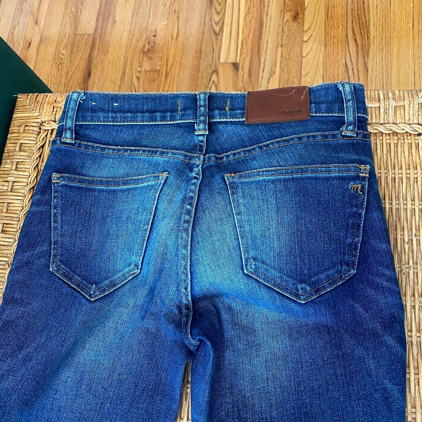 Madewell Mid Rise Skinny Medium Blue Wash Whiskered Distressed Knee Jeans 25