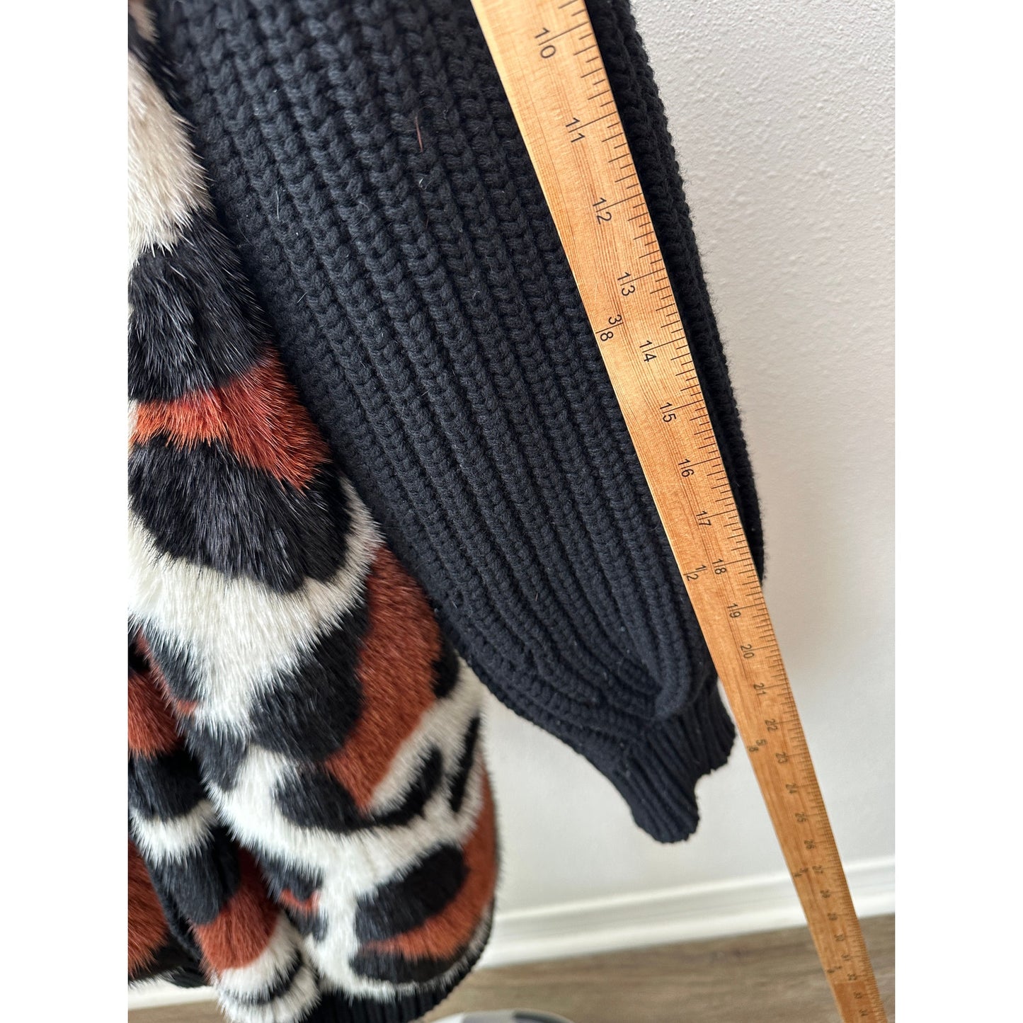 Fendi Black Chunky Balloon-Sleeve Cashmere and Mink Fur Animal Print Sweater 6