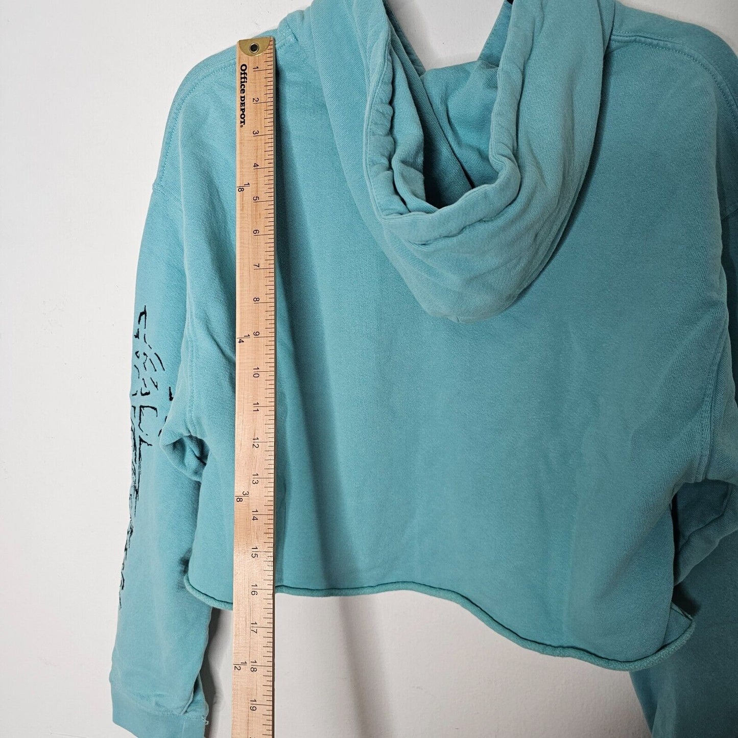 Post LA Adaptation Aqua and Black Graphic Long Sleeve Crop Hooded Sweater Small