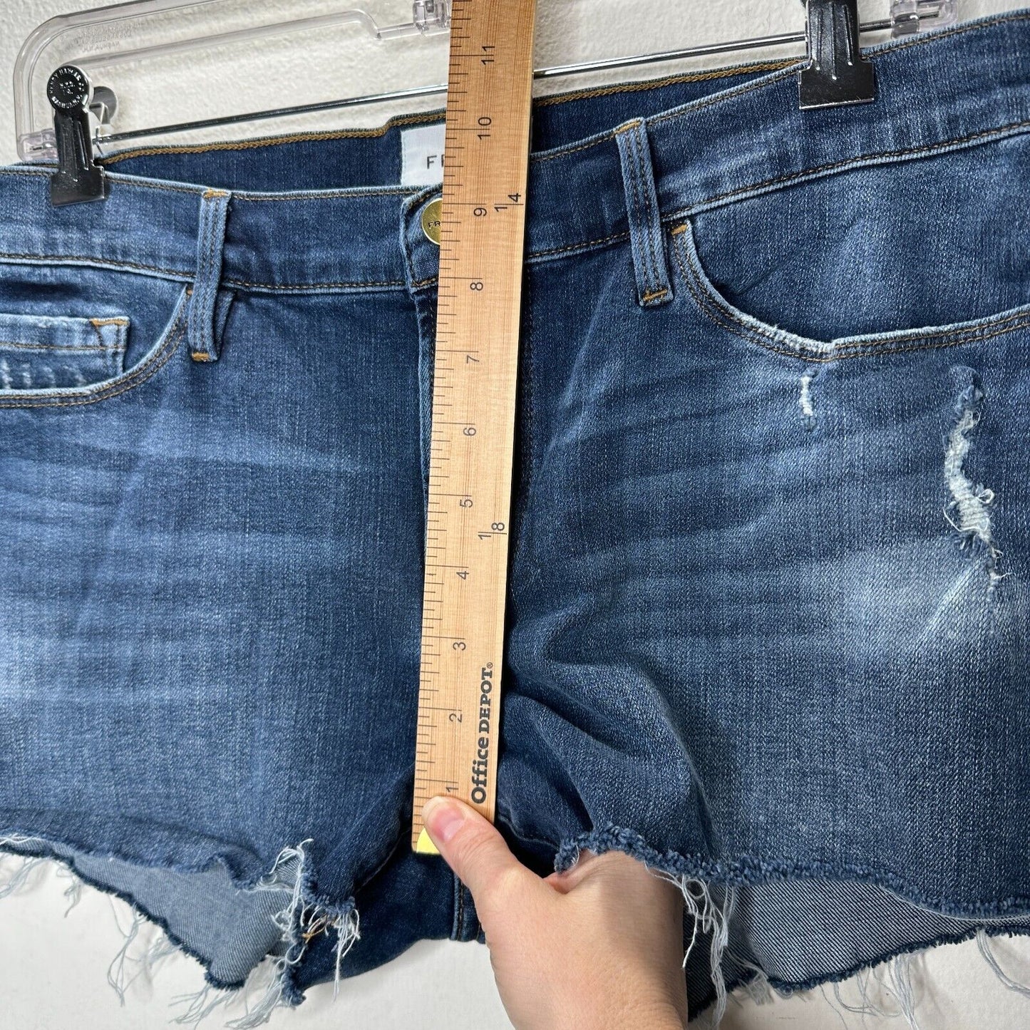 Frame Le Cutoff Medium Blue Wash Distressed Raw Hem Front Zip Jean Shorts 31