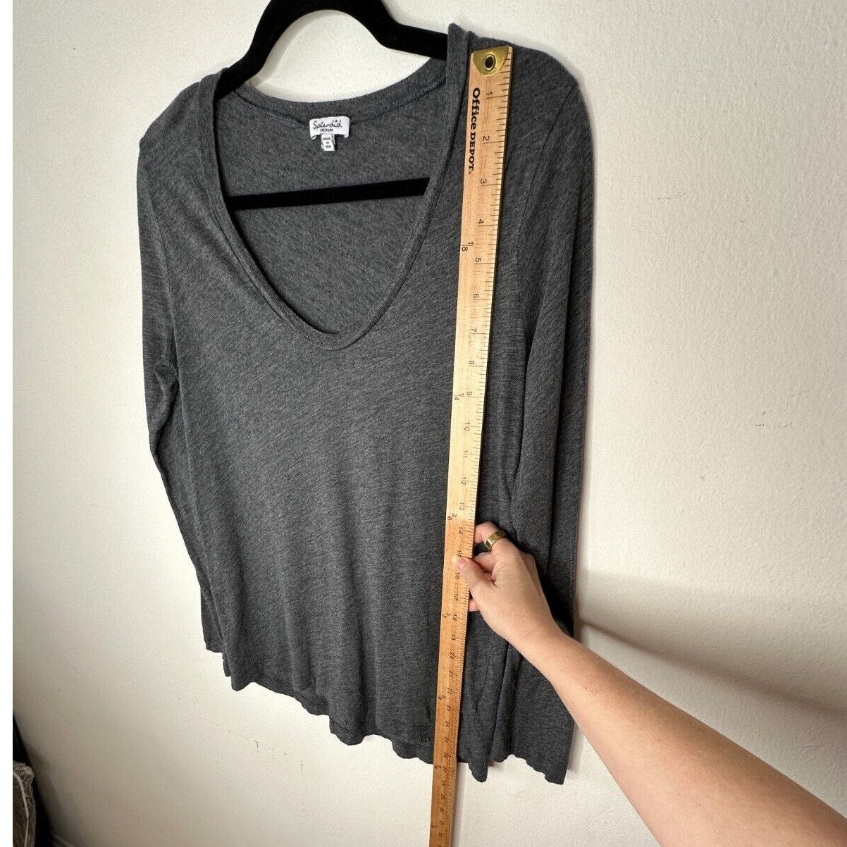 Splendid Dark Heather Gray Light Weight Long Sleeve Deep VNeck Sweater Top Med