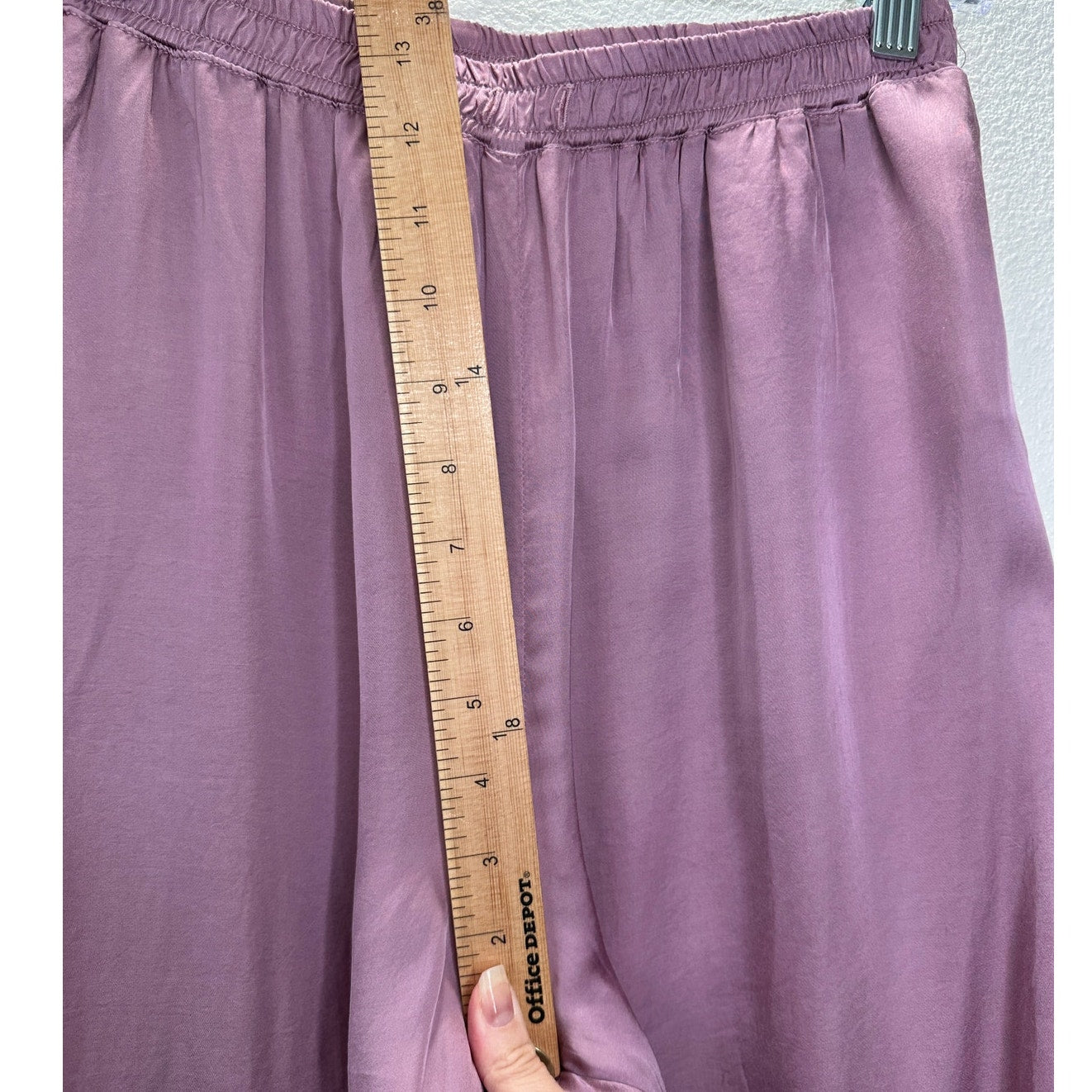 Light Purple Shimmer Satin Pocketed Elastic Waist Jogger style Pants Small