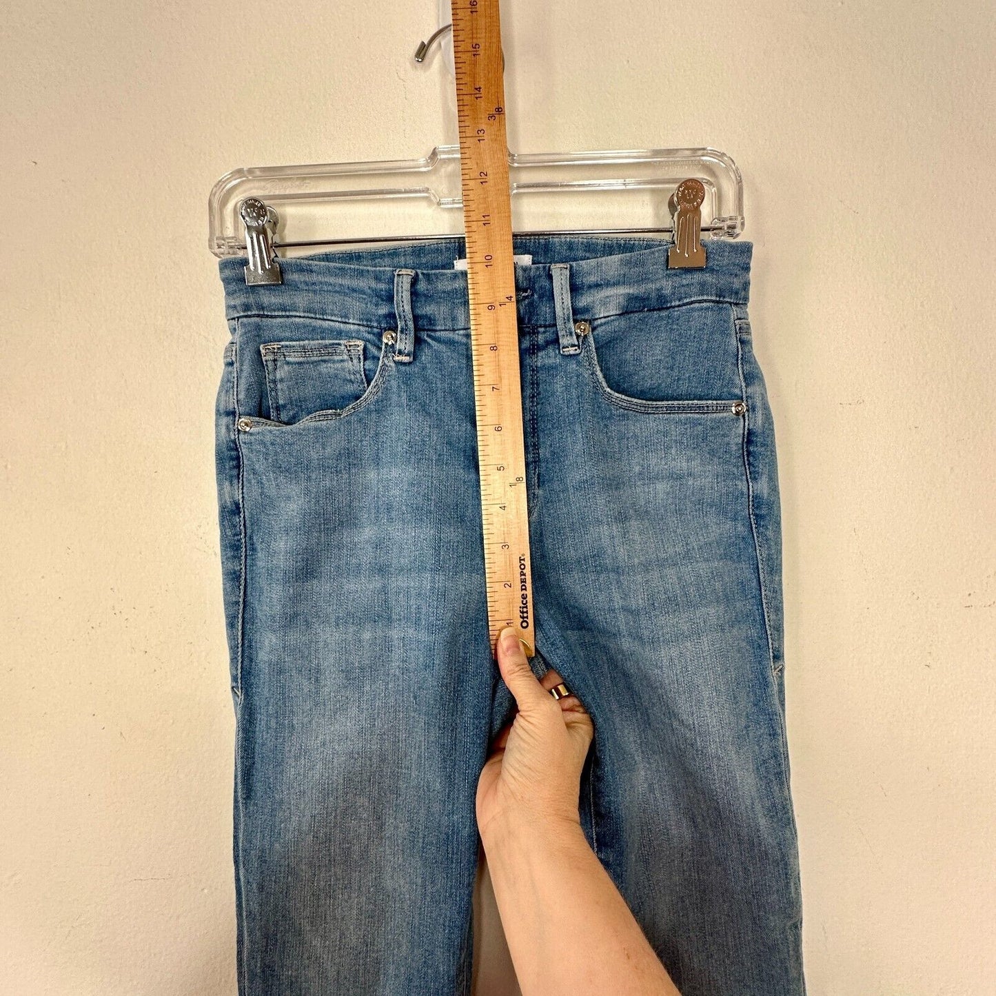 Good American Blue Good Legs Cropped Mid-Rise Body Hug Booty Shaping Raw Hem 28