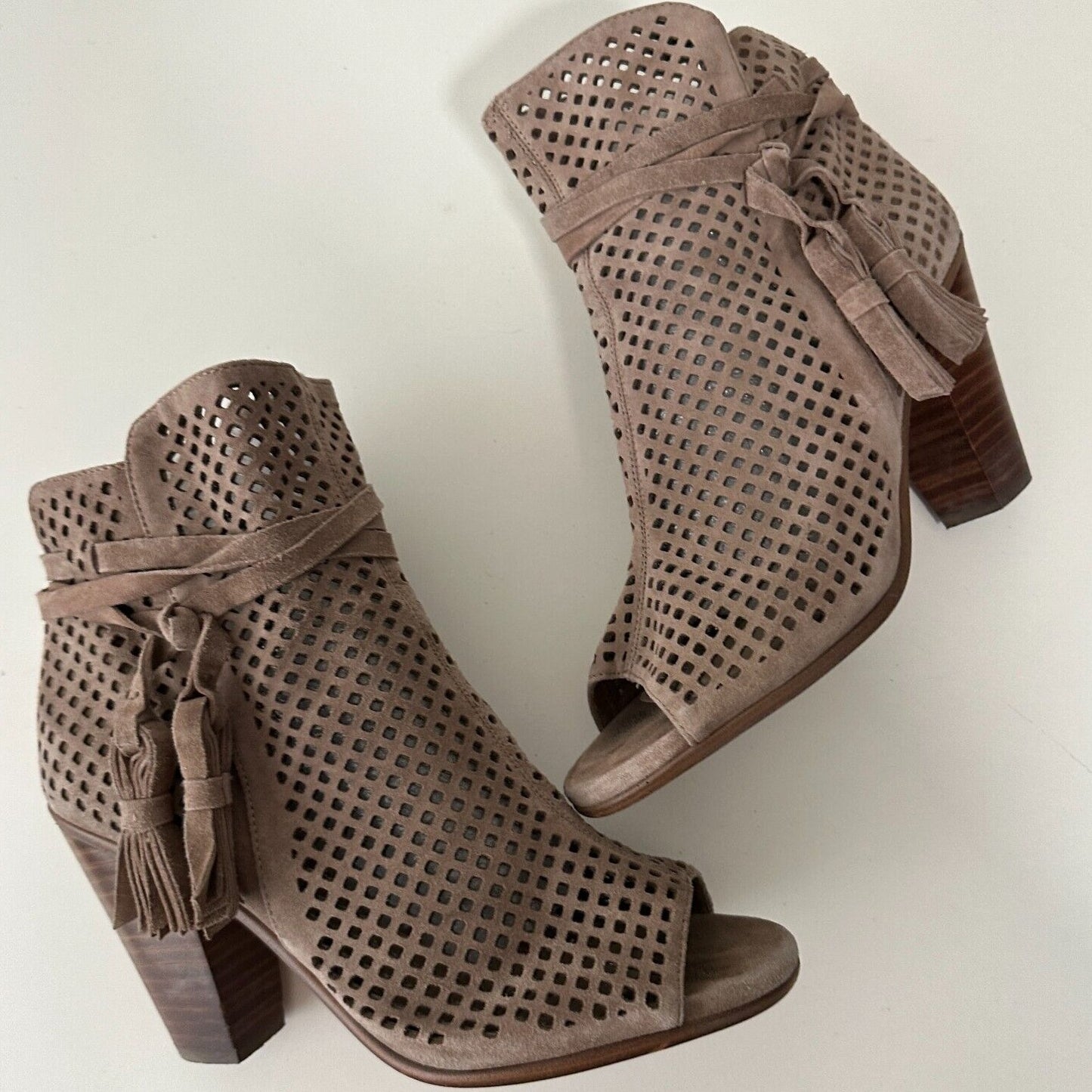 Vince Camuto Kamey Tan Taupe Suede Laser Cut Open Toe Tie Tassel Zip Booties 5.5