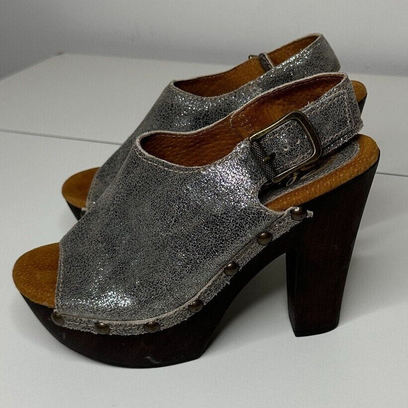 Sbicca Silver Cracked Leather Clunky Heel Ablaze Vintage Collection Open Toe 7