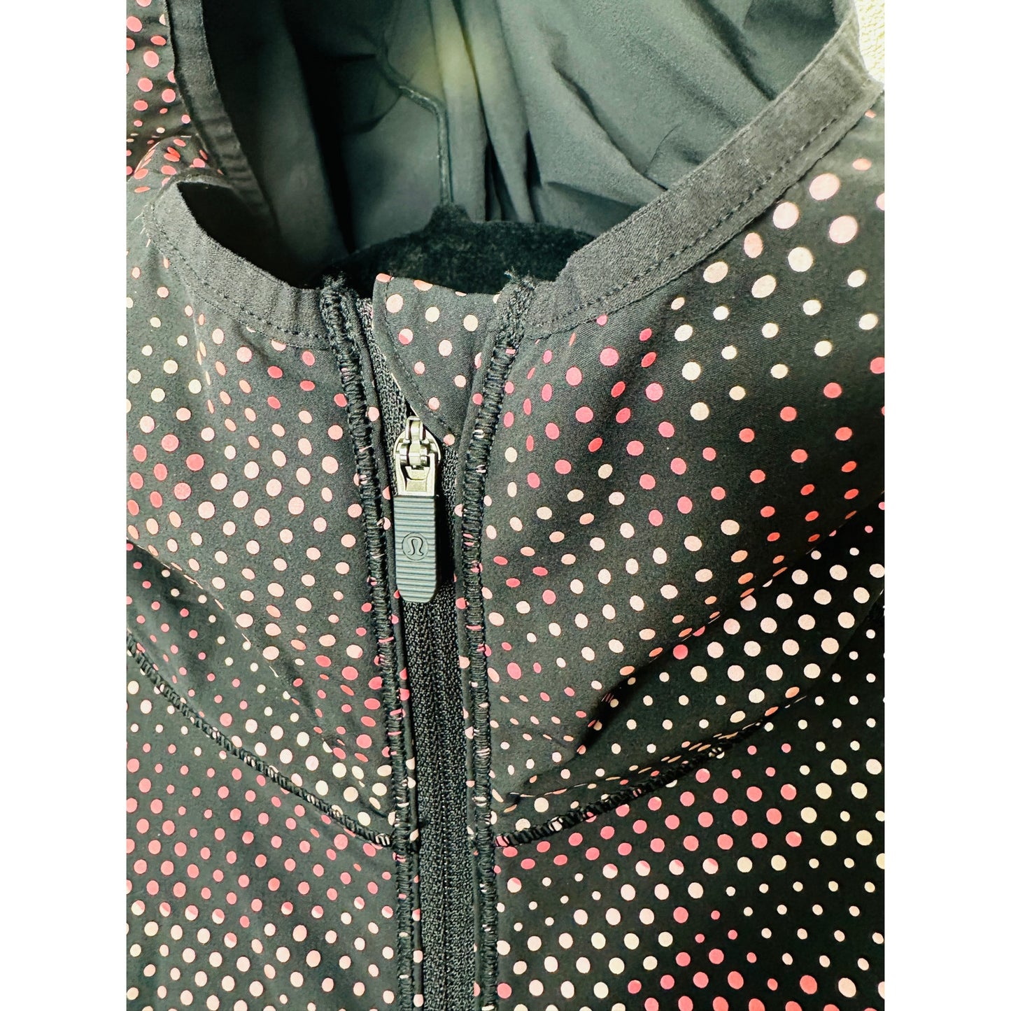 Lululemon Black Red Cream Polka Dot Camo Hooded Zip Front Jacket 6