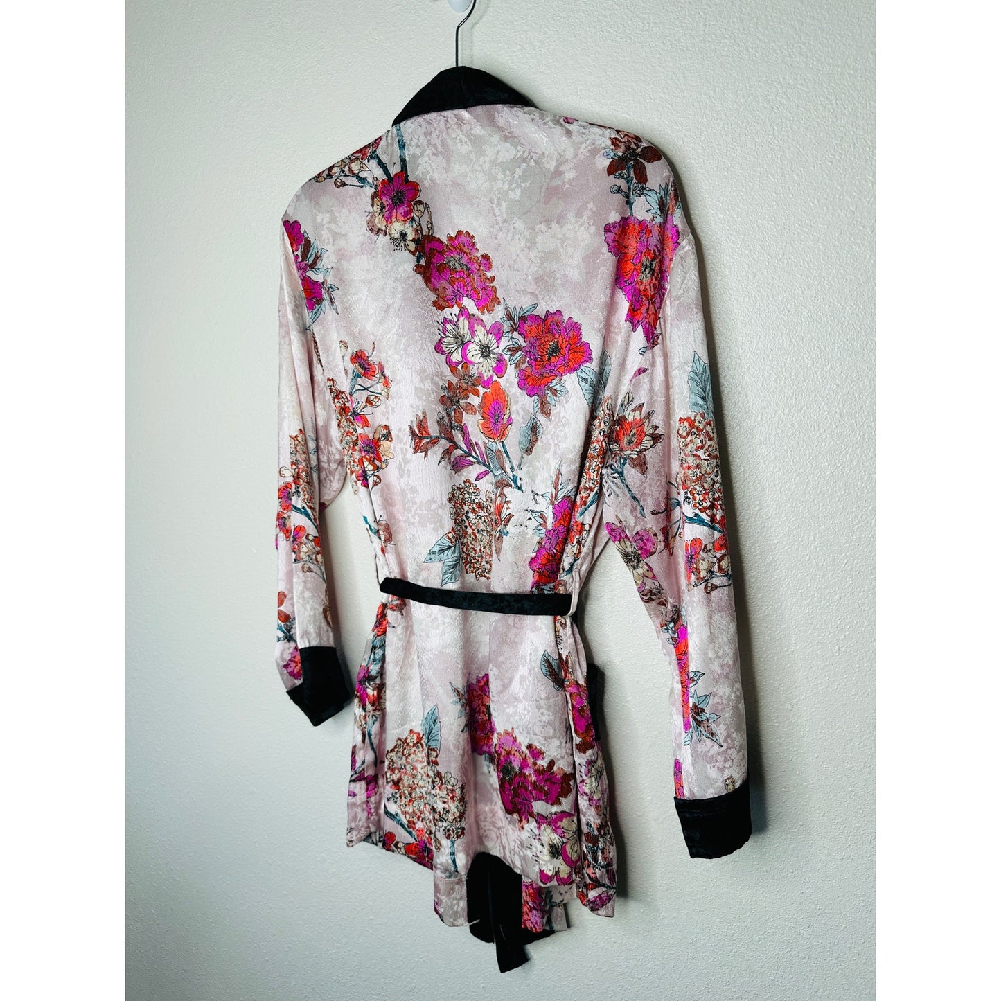 Free People Intimately Pale Pink Cream Multicolor Floral Asian Kimono Bathrobe XS