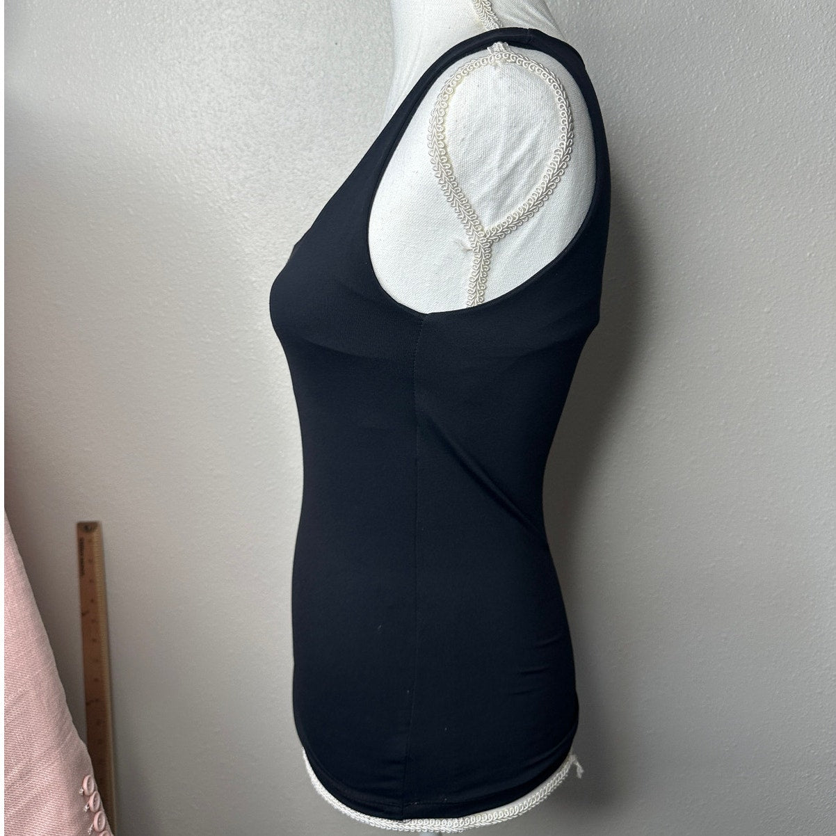 ZARA Black Stretchy Tank Top M – Scoop Neck Sleeveless Fitted Basic