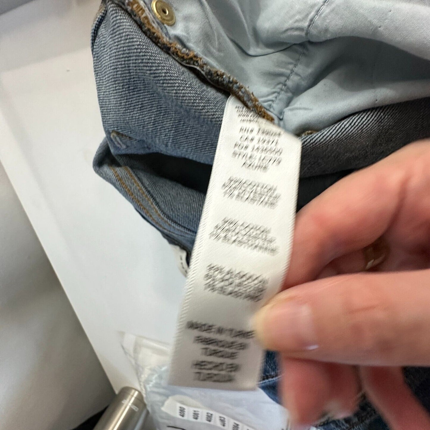 Frame Le Cut Off Azure Jean Shorts Raw Edge Frayed Hem Fading & Whiskering 28