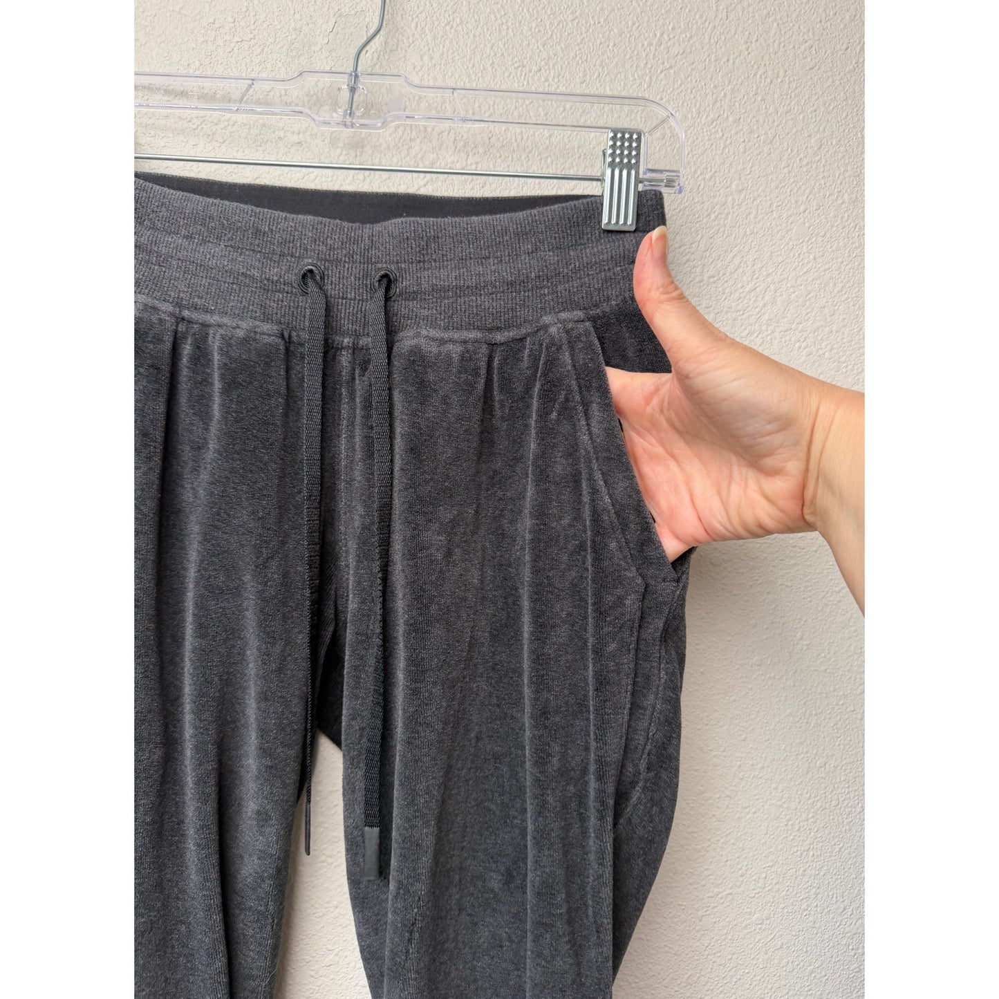 Lululemon Velour Jogger Pants Dark Gray Women's Size 2